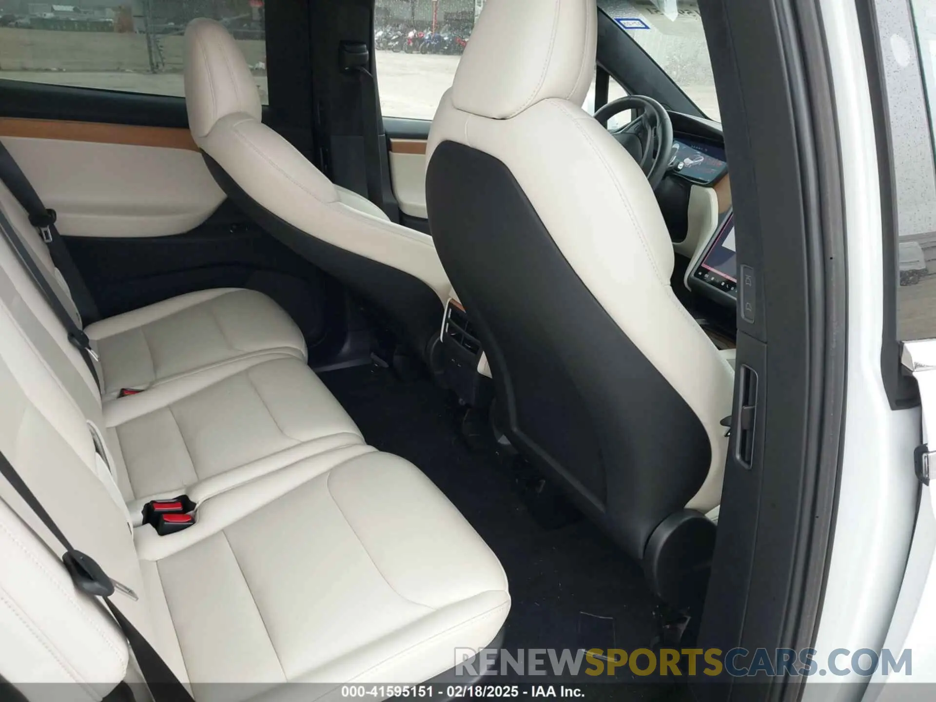 8 Photograph of a damaged car 5YJXCDE2XLF284847 TESLA MODEL X 2020