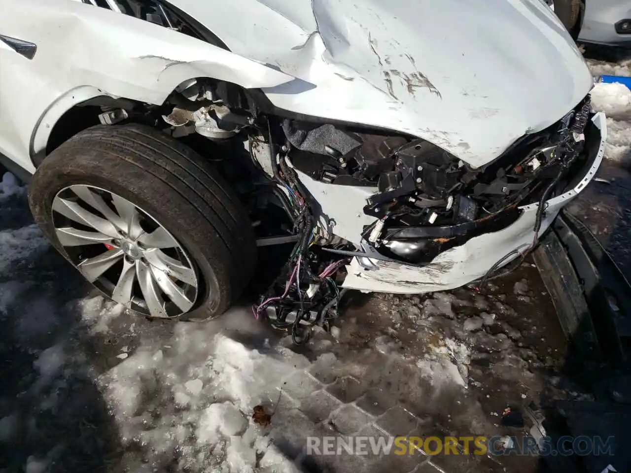 9 Photograph of a damaged car 5YJXCDE41LF262494 TESLA MODEL X 2020