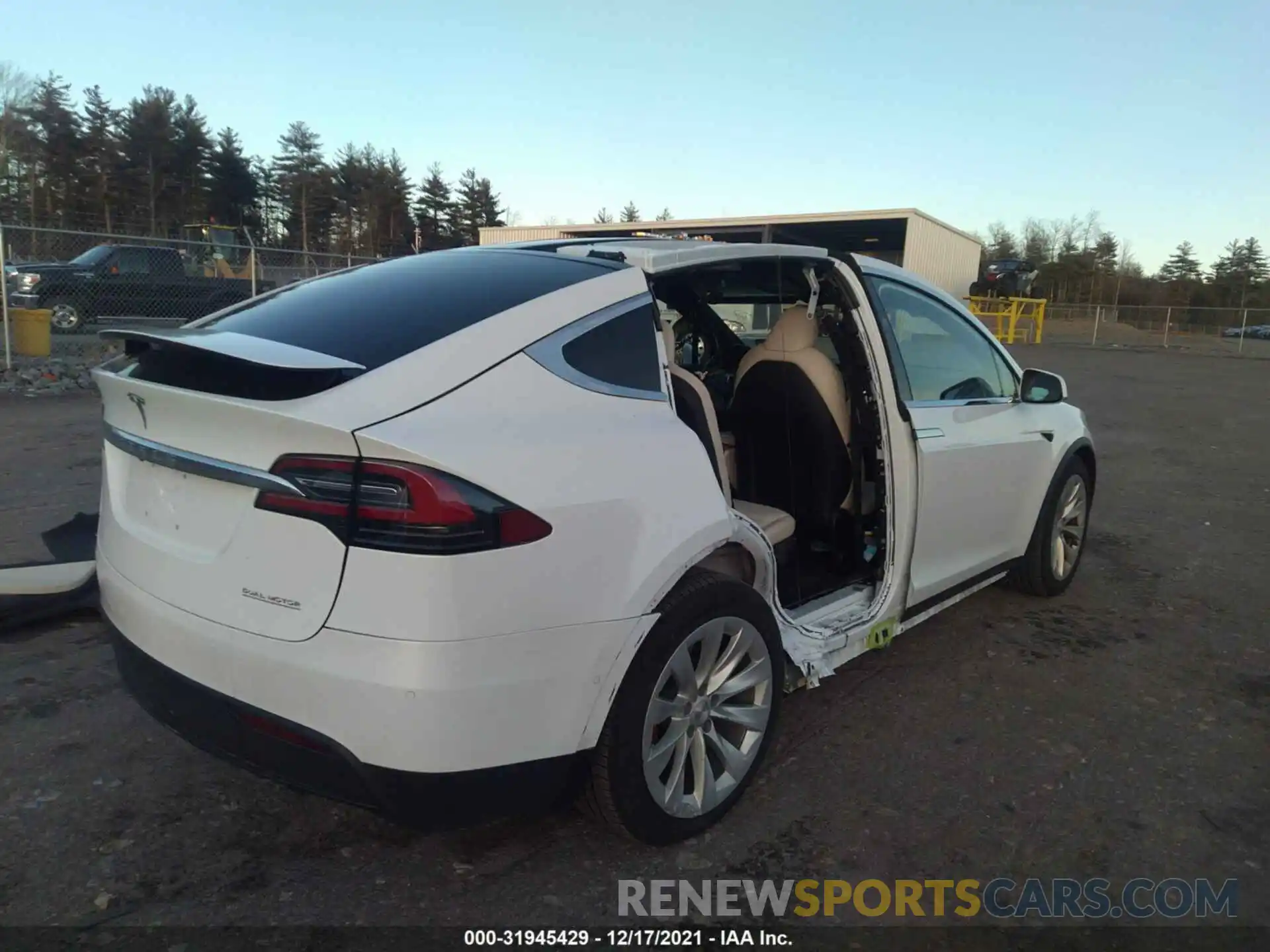 4 Photograph of a damaged car 5YJXCDE4XLF285398 TESLA MODEL X 2020