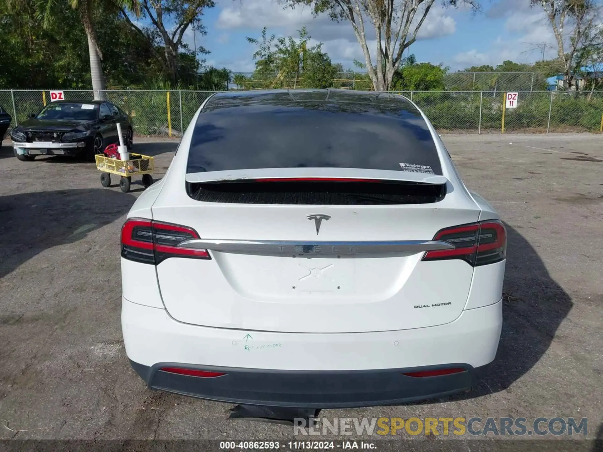 15 Photograph of a damaged car 5YJXCAE25MF323408 TESLA MODEL X 2021