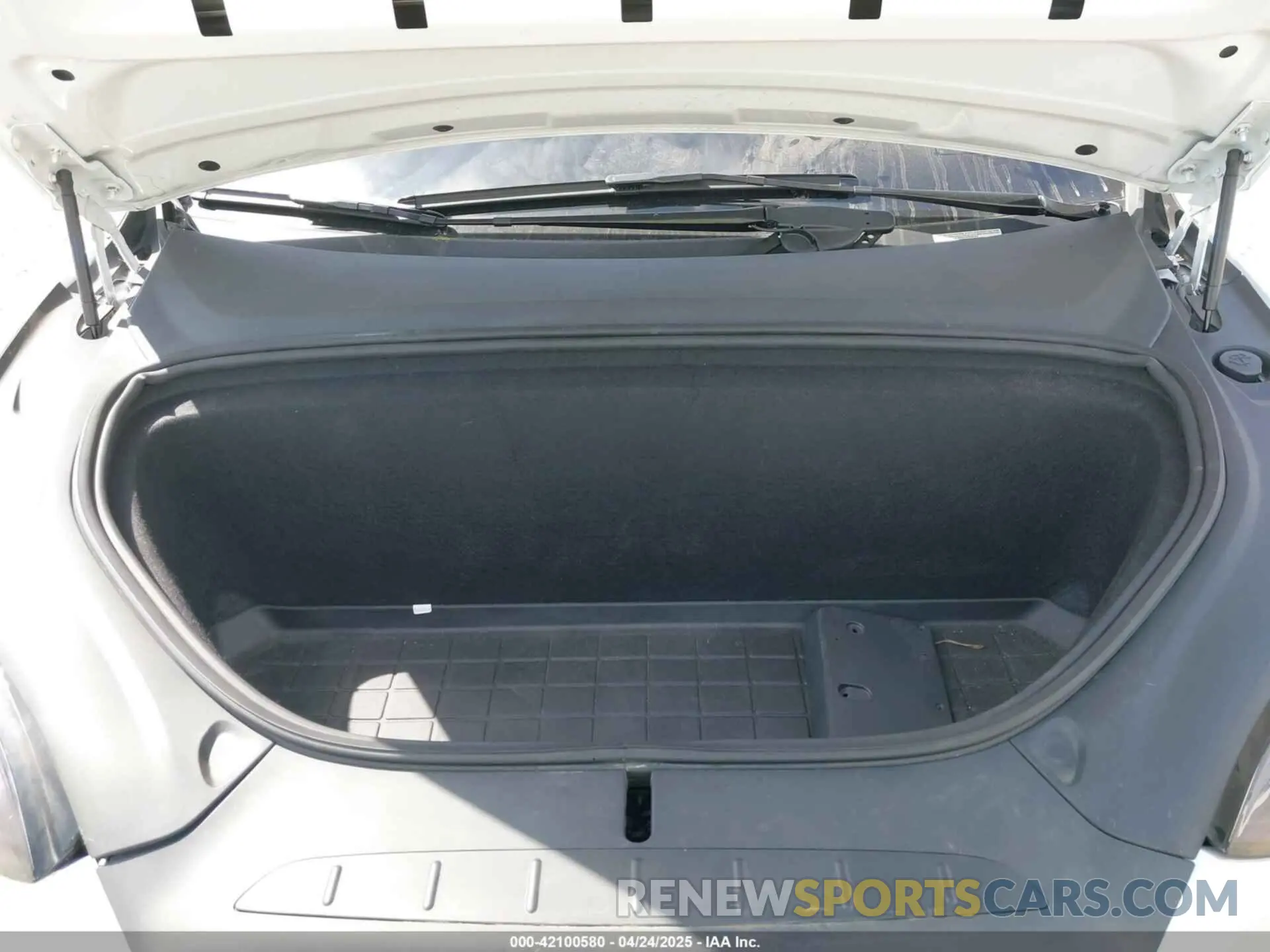 10 Photograph of a damaged car 5YJXCBE23MF321243 TESLA MODEL X 2021