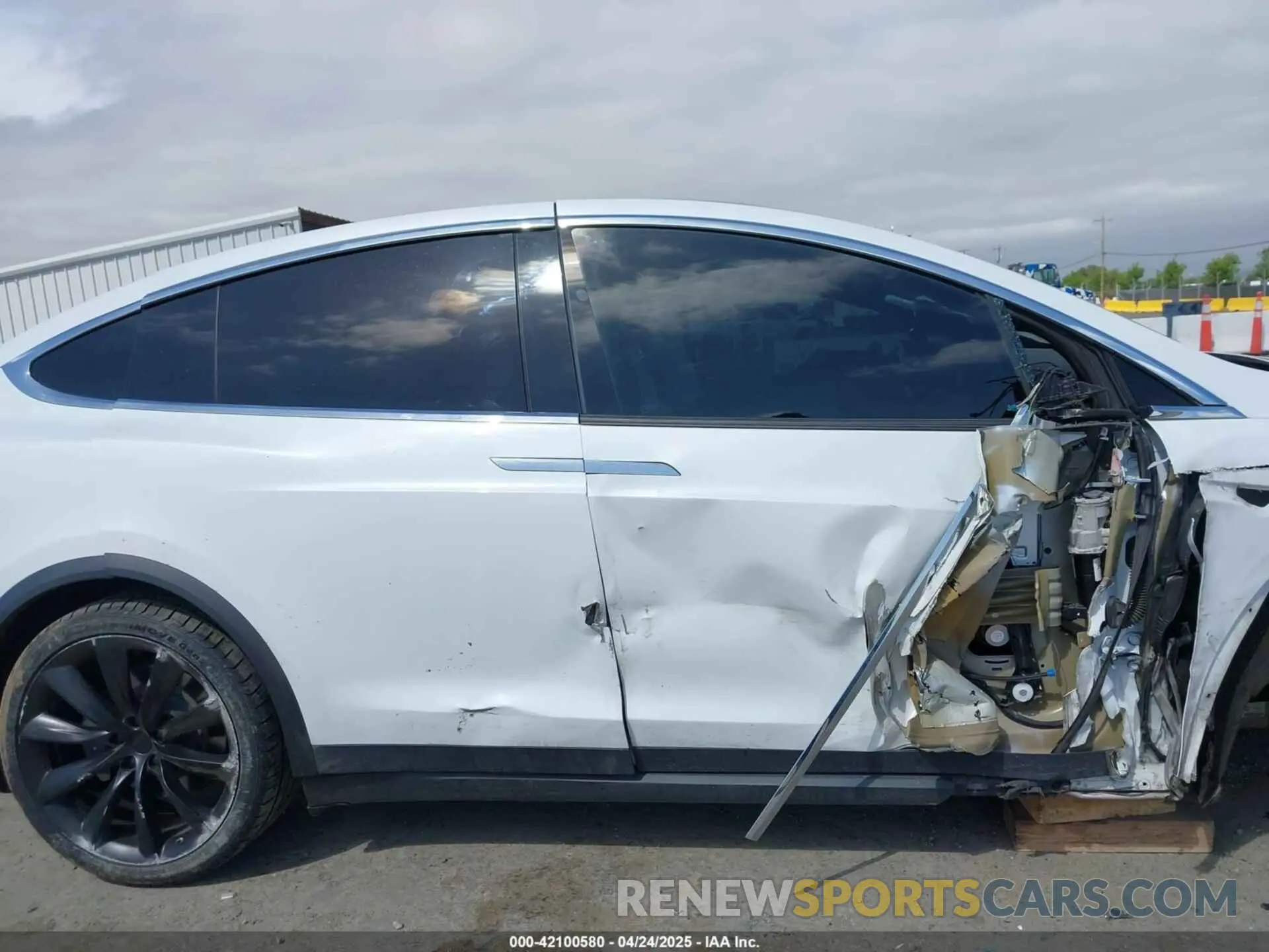 13 Photograph of a damaged car 5YJXCBE23MF321243 TESLA MODEL X 2021