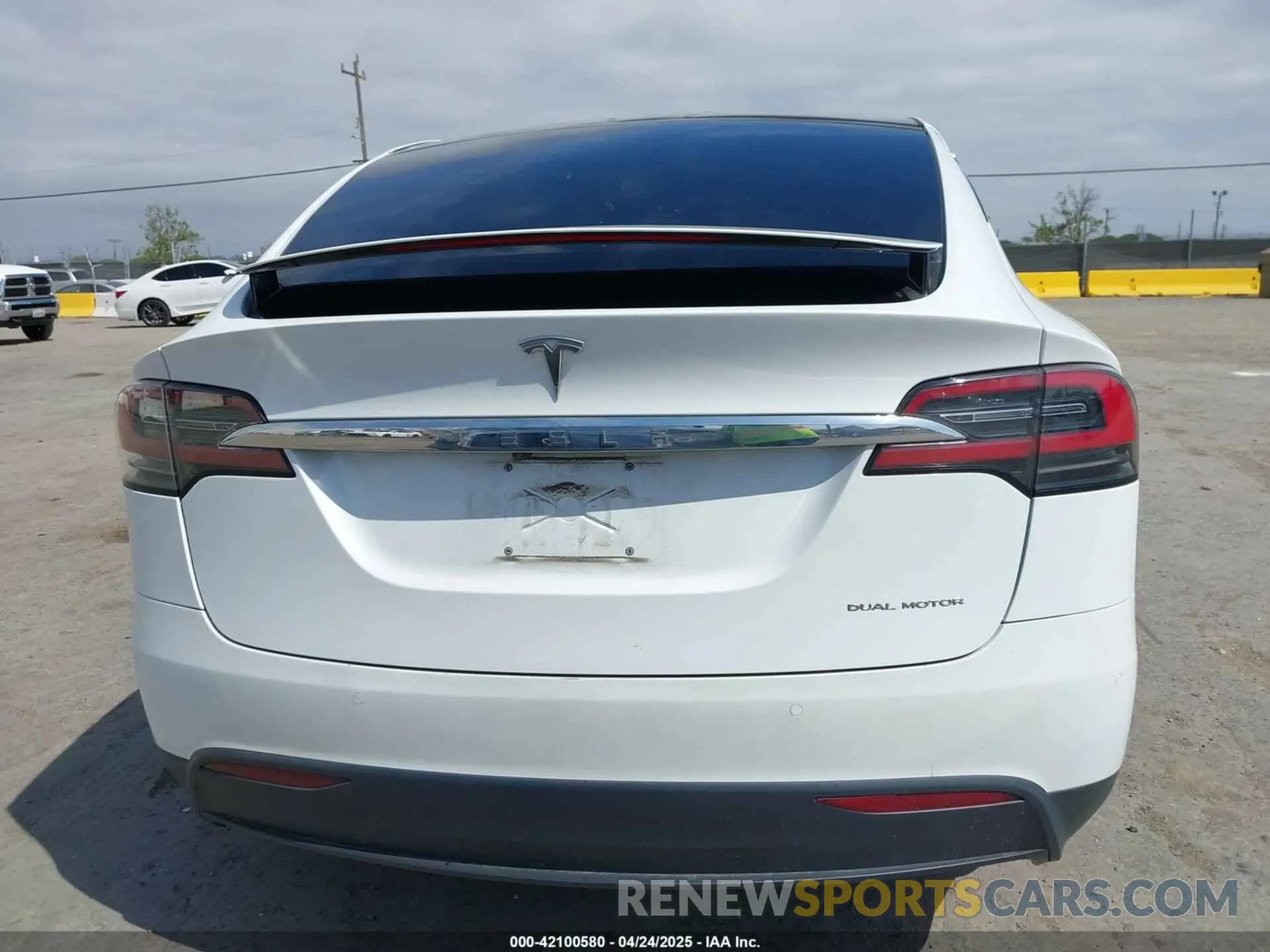 16 Photograph of a damaged car 5YJXCBE23MF321243 TESLA MODEL X 2021