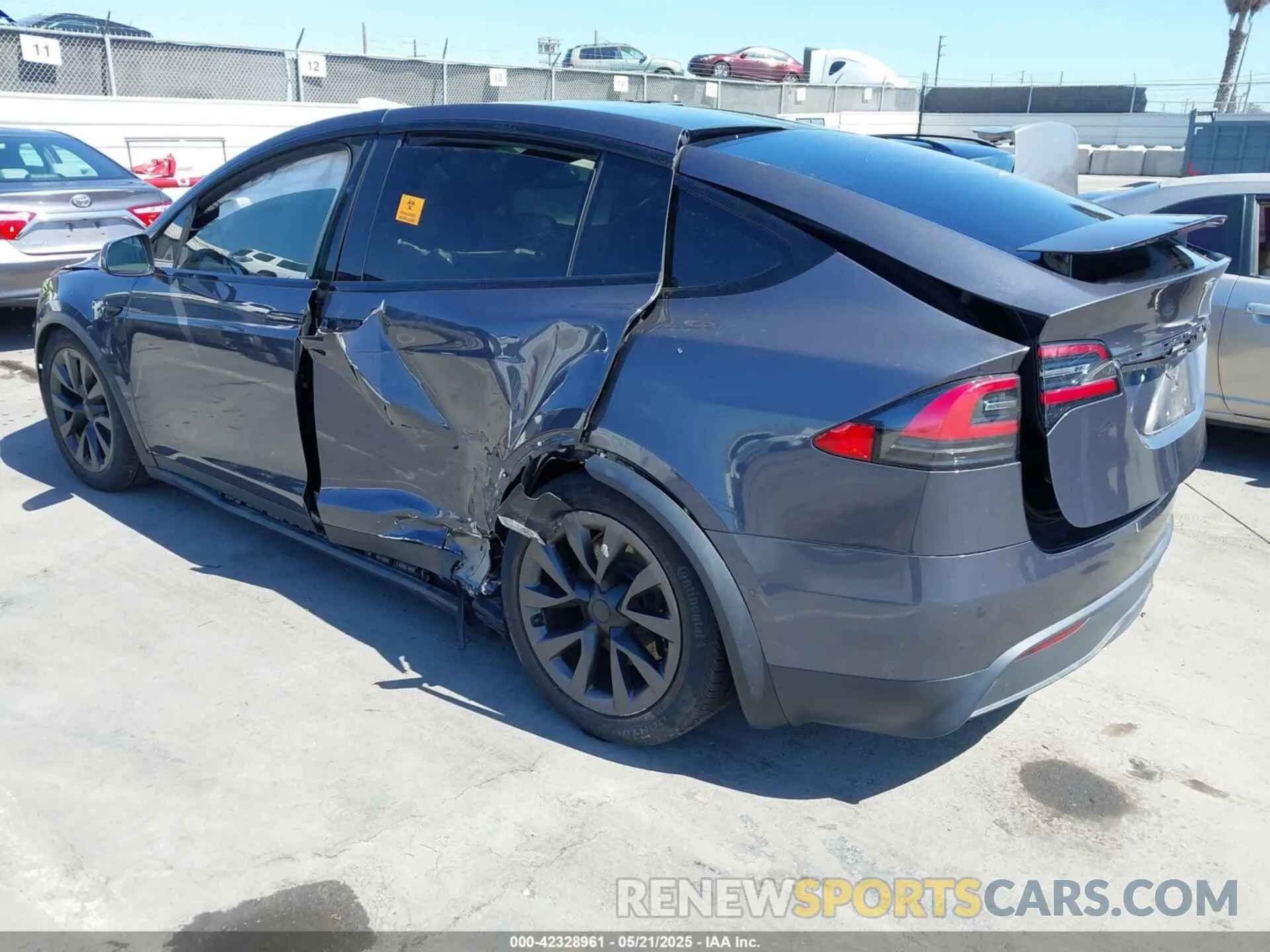 3 Photograph of a damaged car 5YJXCBE57MF327492 TESLA MODEL X 2021