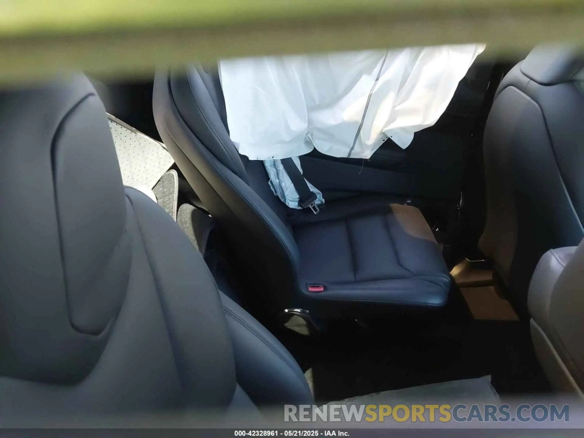 8 Photograph of a damaged car 5YJXCBE57MF327492 TESLA MODEL X 2021