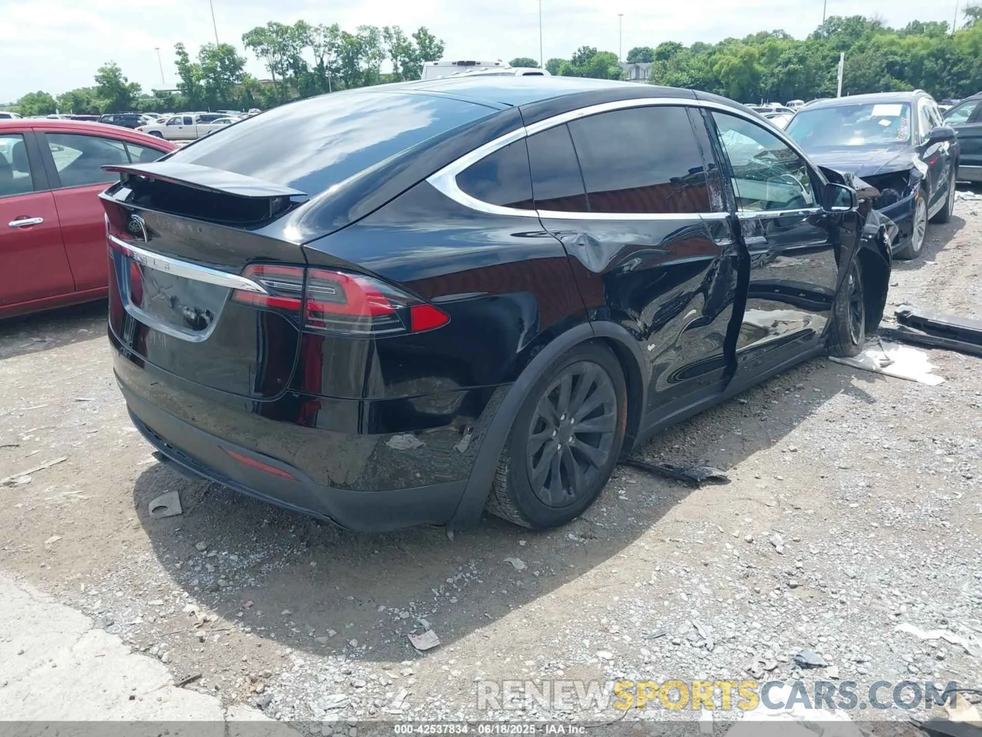 4 Photograph of a damaged car 5YJXCDE22MF320841 TESLA MODEL X 2021