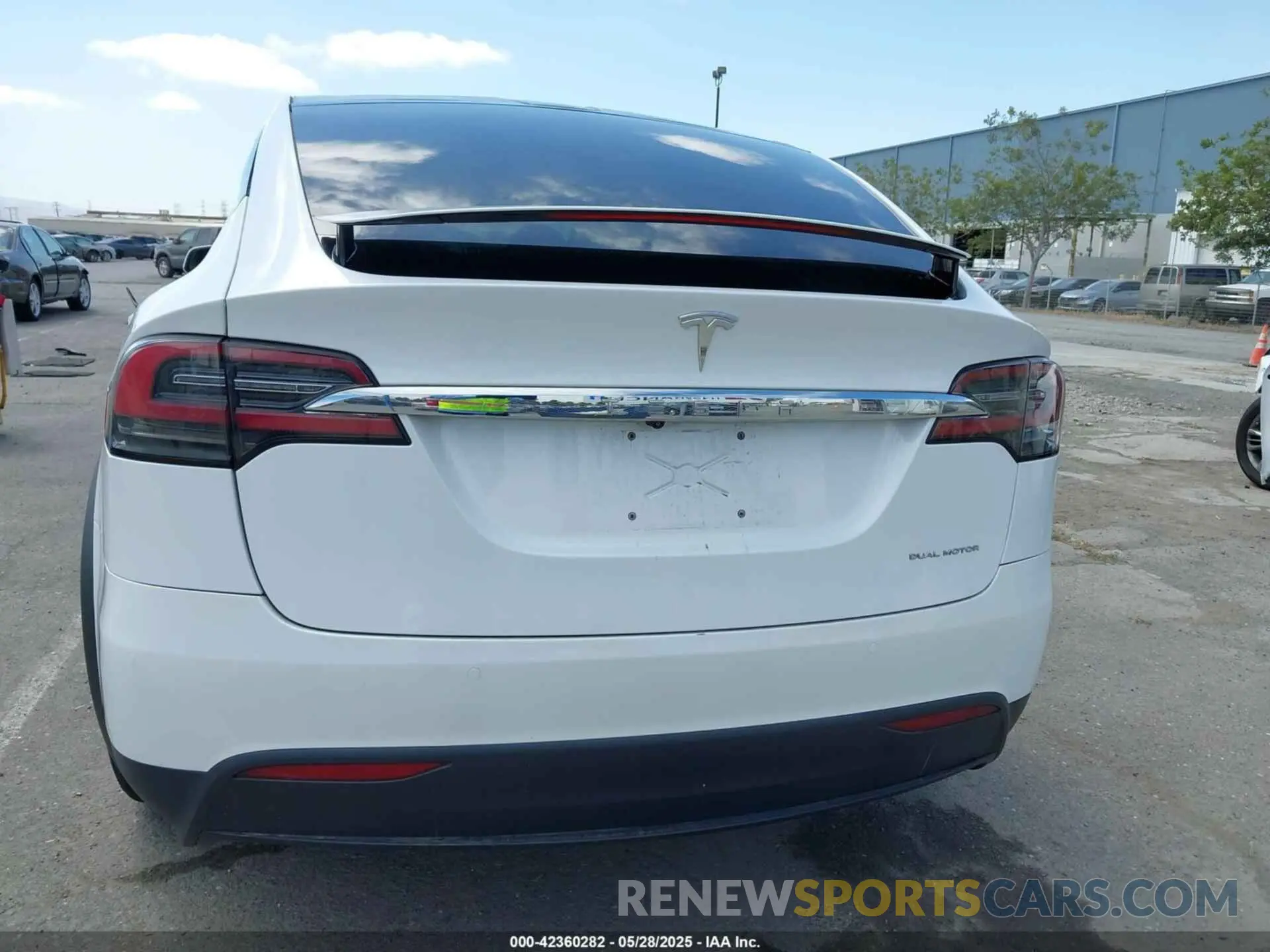 16 Photograph of a damaged car 5YJXCDE27MF322200 TESLA MODEL X 2021