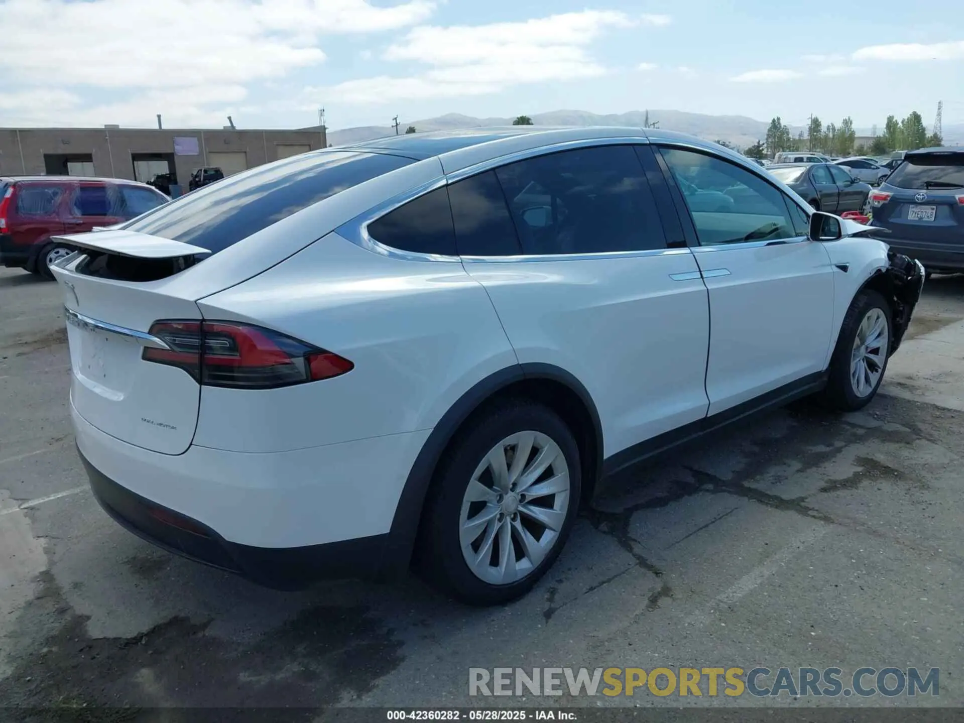 4 Photograph of a damaged car 5YJXCDE27MF322200 TESLA MODEL X 2021
