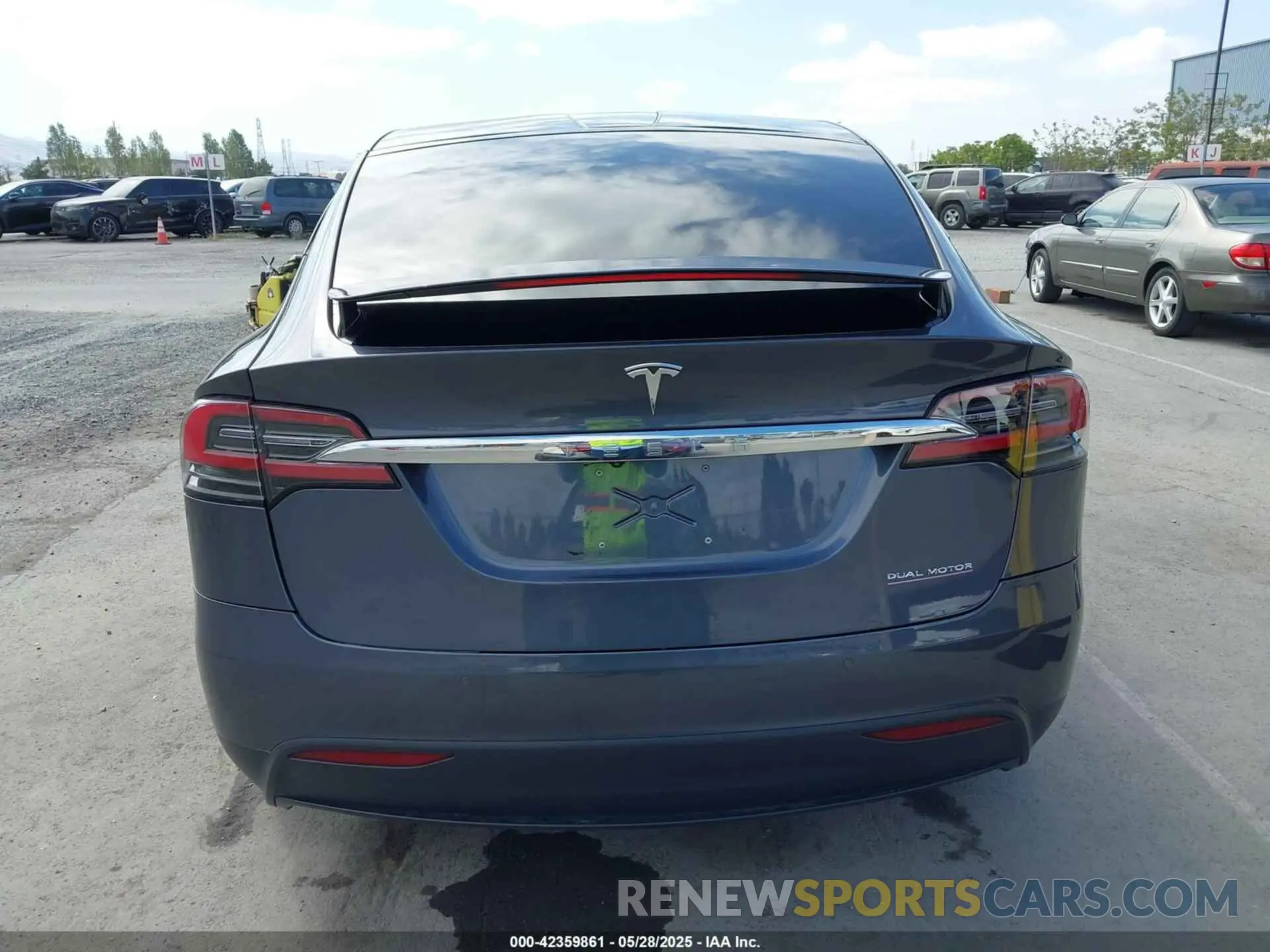 16 Photograph of a damaged car 5YJXCDE42MF320839 TESLA MODEL X 2021