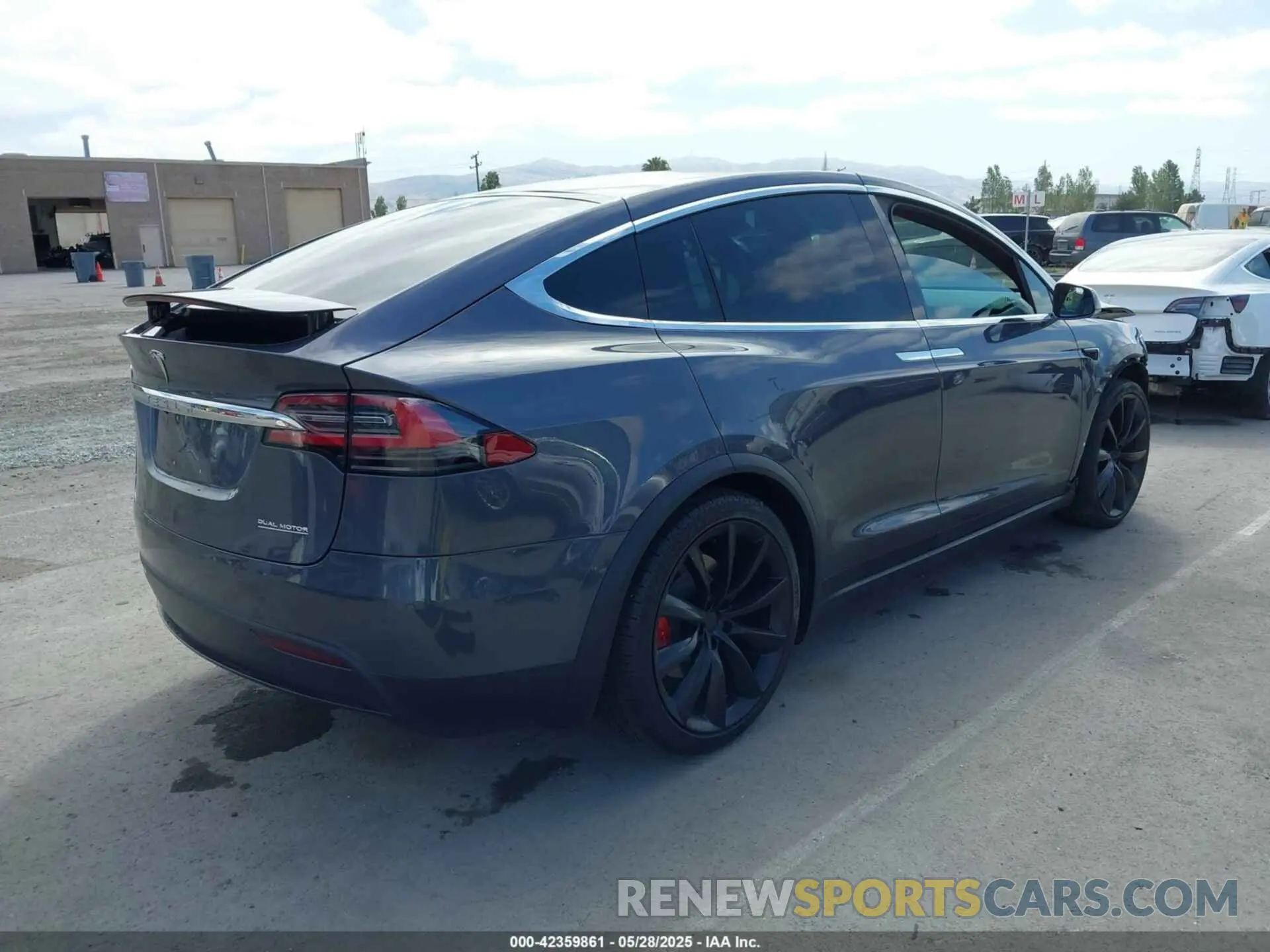 4 Photograph of a damaged car 5YJXCDE42MF320839 TESLA MODEL X 2021