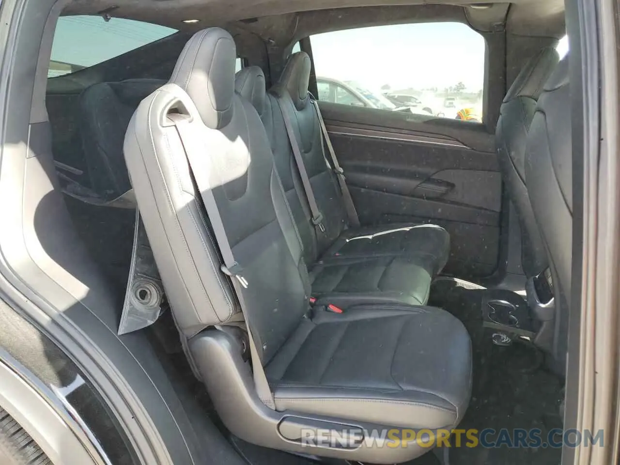 11 Photograph of a damaged car 7SAXCAE50NF358873 TESLA MODEL X 2022