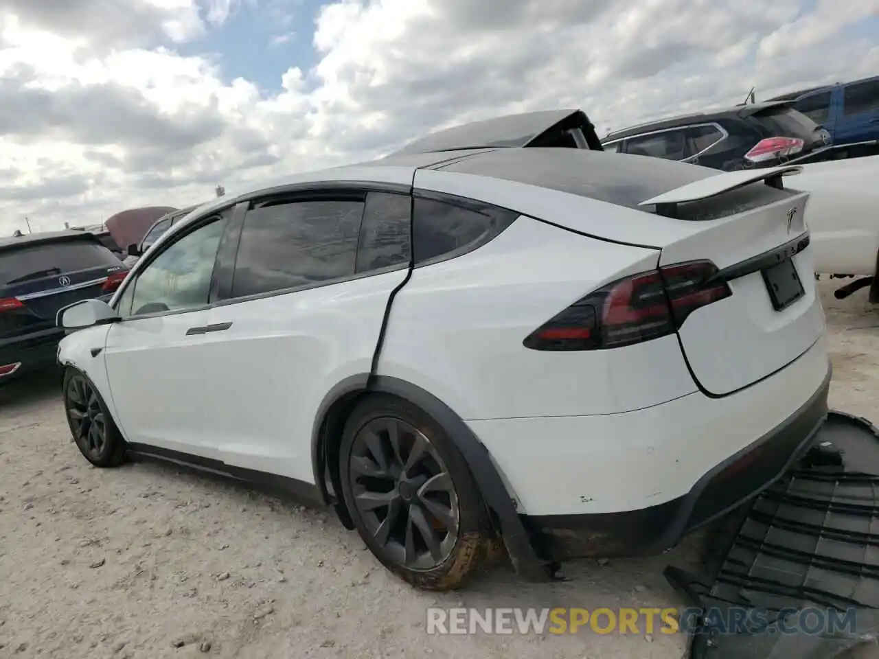 3 Photograph of a damaged car 7SAXCAE53NF358656 TESLA MODEL X 2022