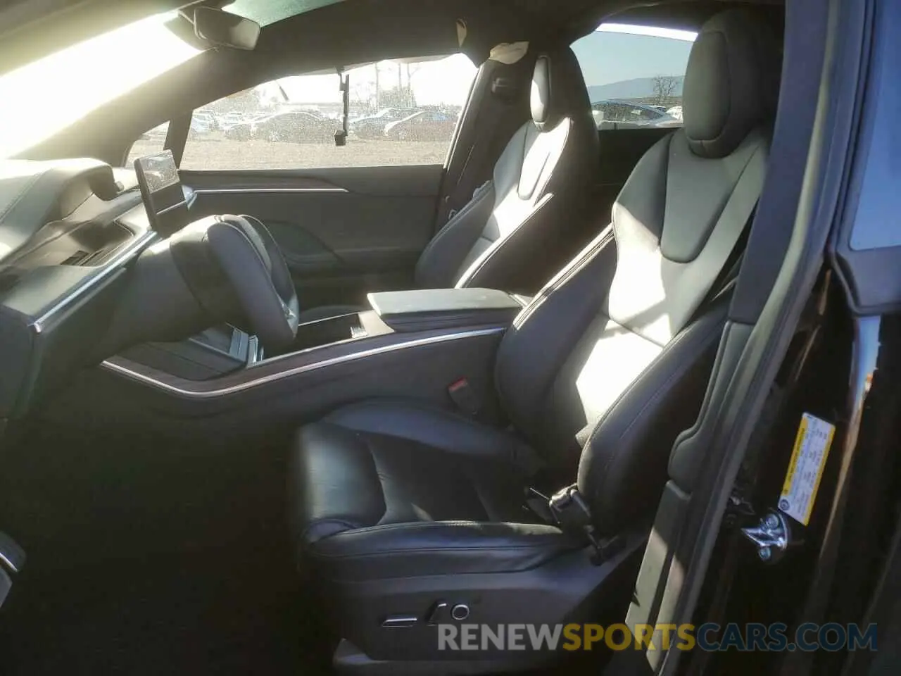 7 Photograph of a damaged car 7SAXCAE54NF359461 TESLA MODEL X 2022