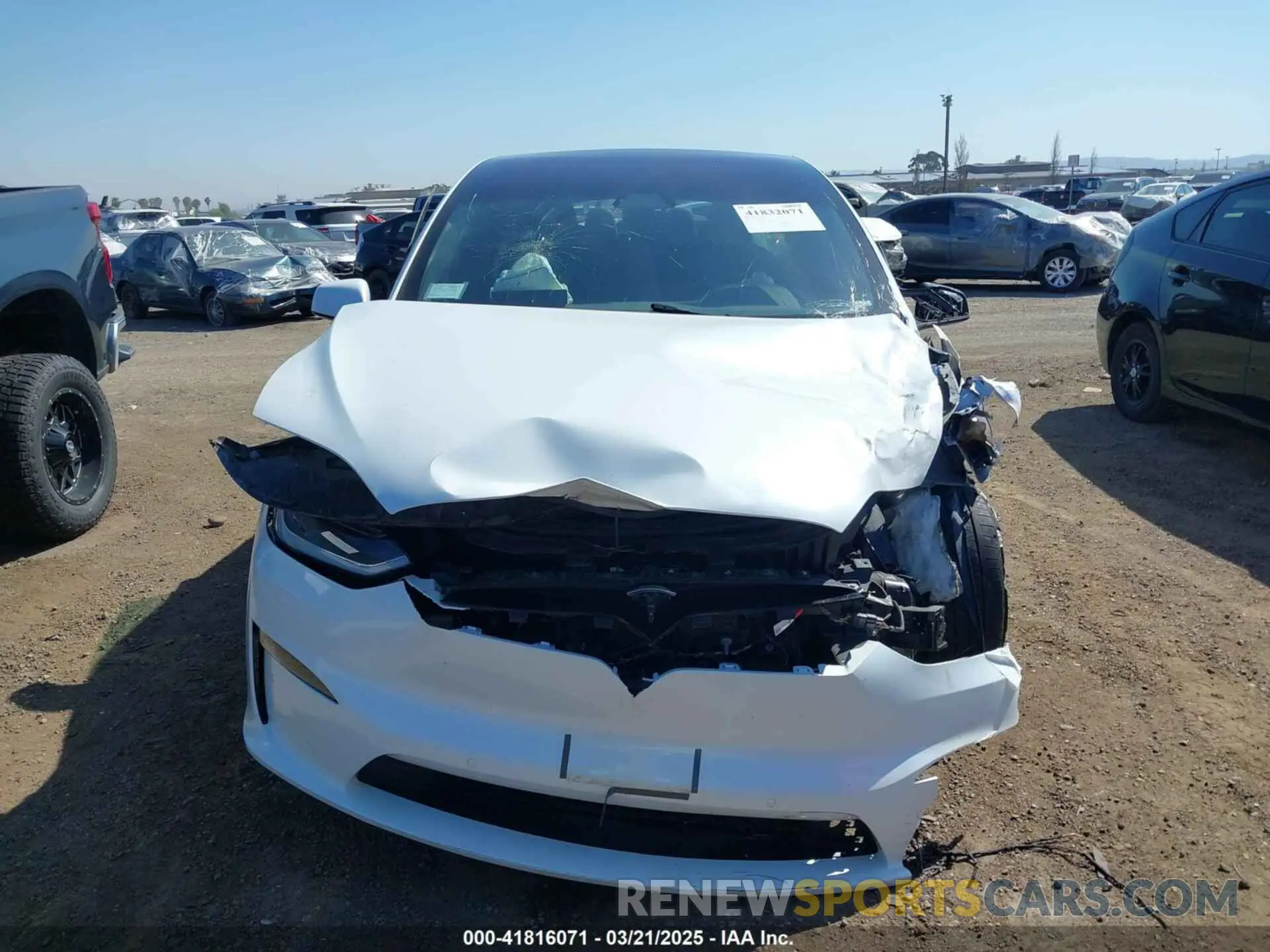 11 Photograph of a damaged car 7SAXCAE55NF349828 TESLA MODEL X 2022