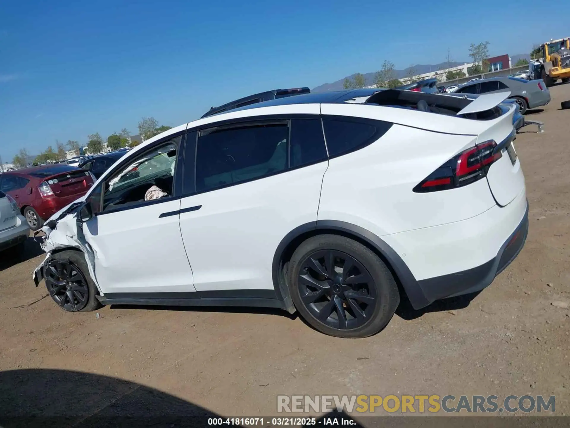 13 Photograph of a damaged car 7SAXCAE55NF349828 TESLA MODEL X 2022