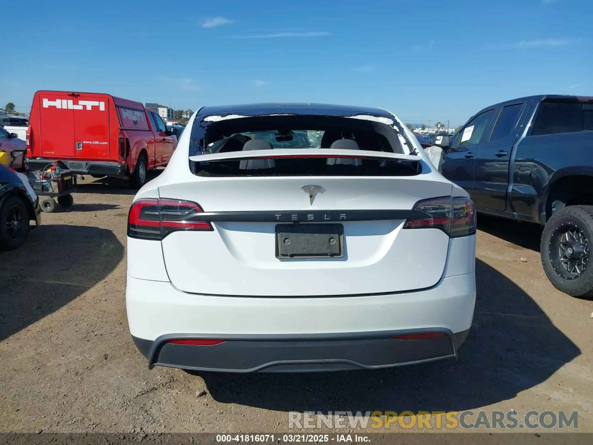 15 Photograph of a damaged car 7SAXCAE55NF349828 TESLA MODEL X 2022