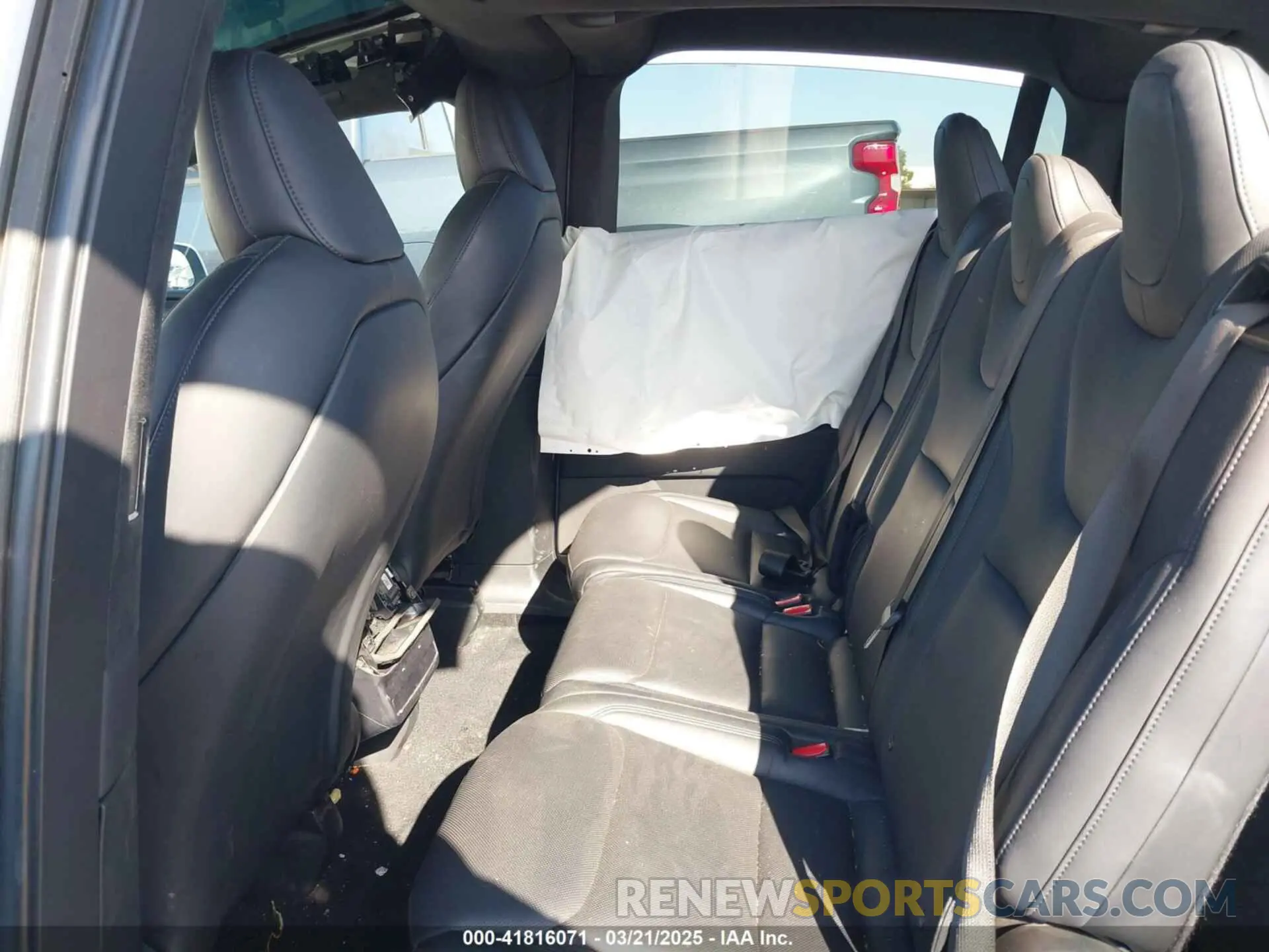 8 Photograph of a damaged car 7SAXCAE55NF349828 TESLA MODEL X 2022