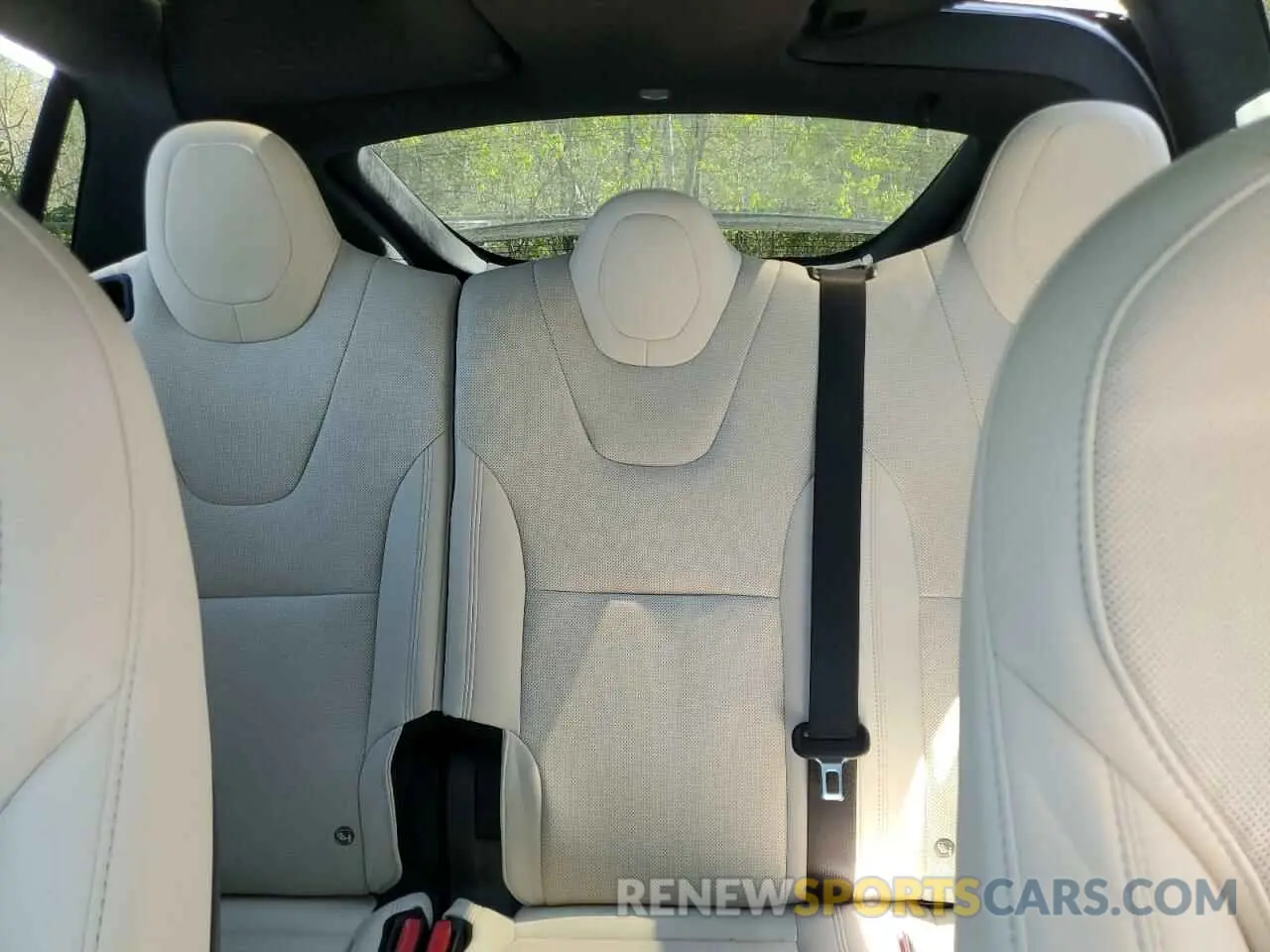10 Photograph of a damaged car 7SAXCAE55NF353958 TESLA MODEL X 2022