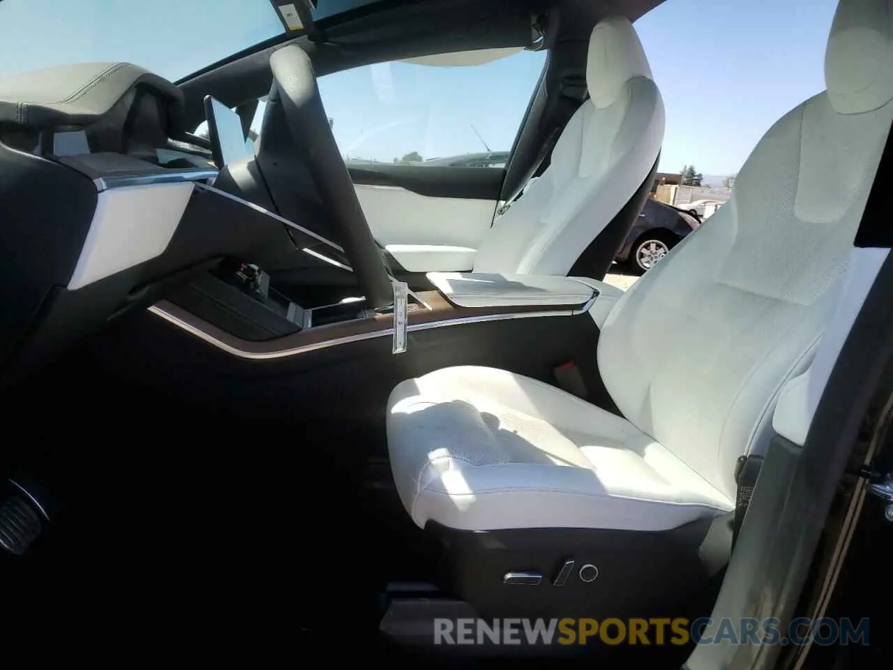 7 Photograph of a damaged car 7SAXCAE56NF350700 TESLA MODEL X 2022