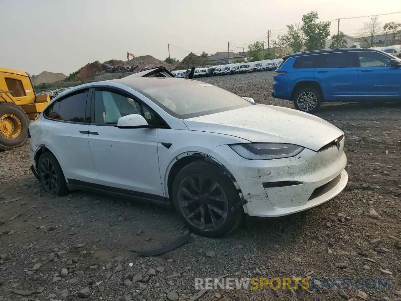 4 Photograph of a damaged car 7SAXCAE58NF355283 TESLA MODEL X 2022