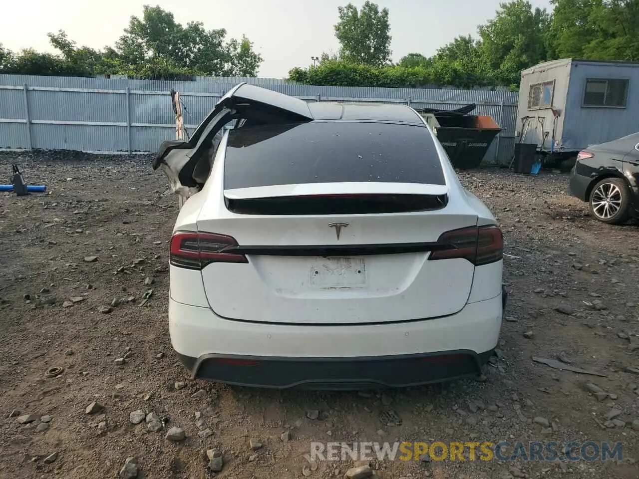 6 Photograph of a damaged car 7SAXCAE58NF355283 TESLA MODEL X 2022