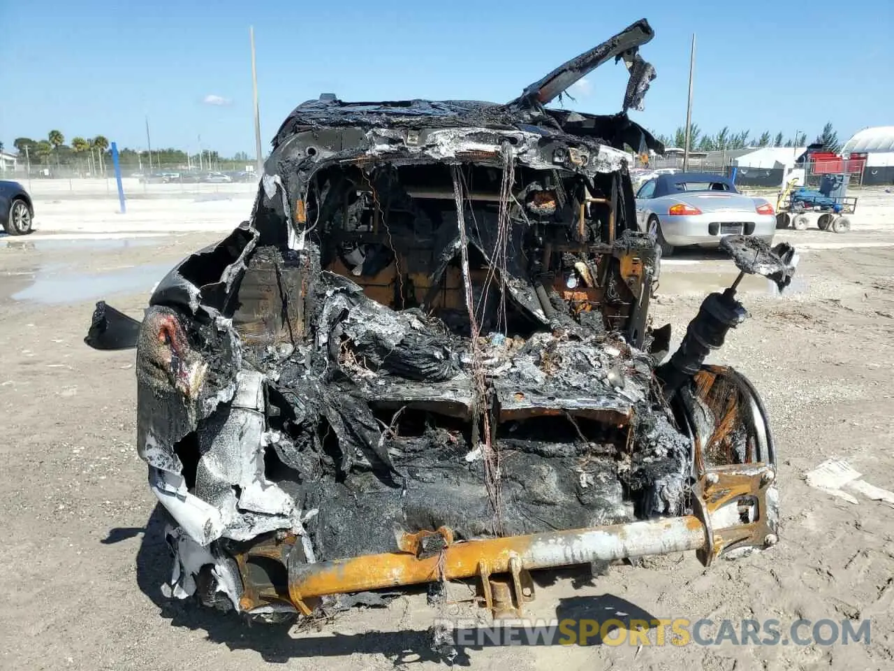 6 Photograph of a damaged car 7SAXCAE59NF346625 TESLA MODEL X 2022