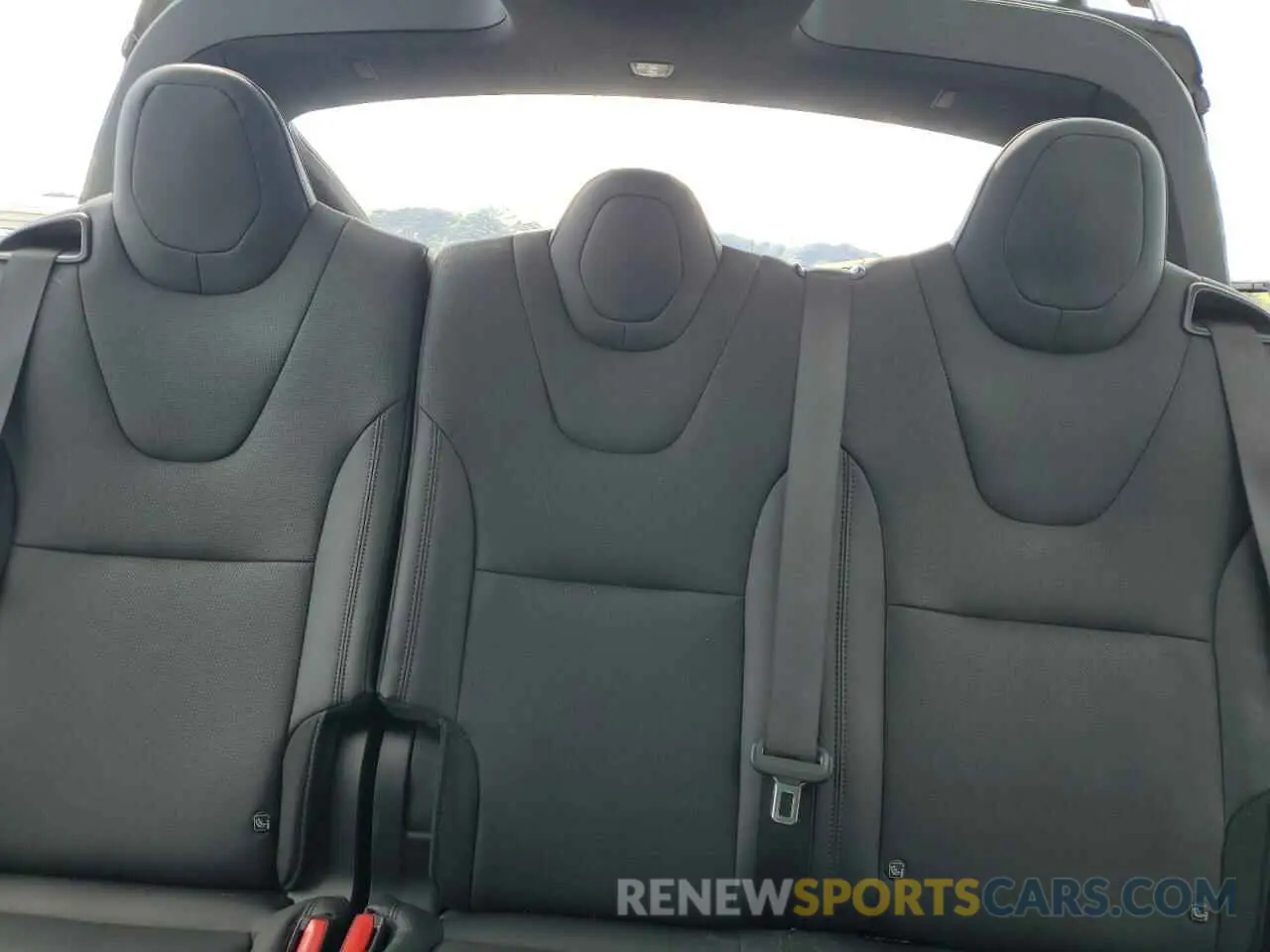 10 Photograph of a damaged car 7SAXCAE59NF358337 TESLA MODEL X 2022