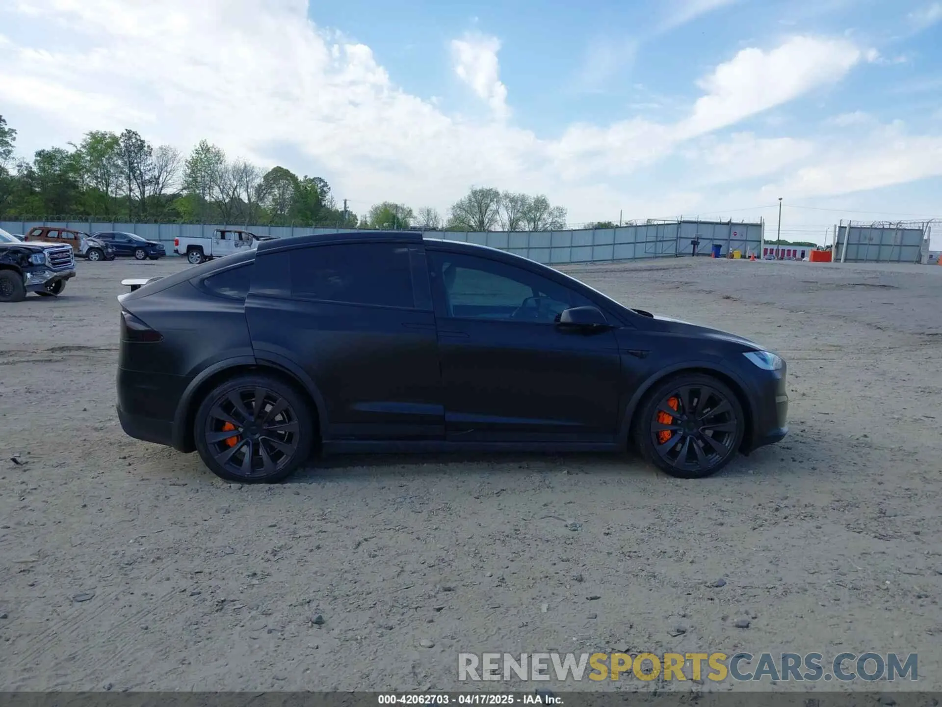 14 Photograph of a damaged car 7SAXCBE52NF331373 TESLA MODEL X 2022