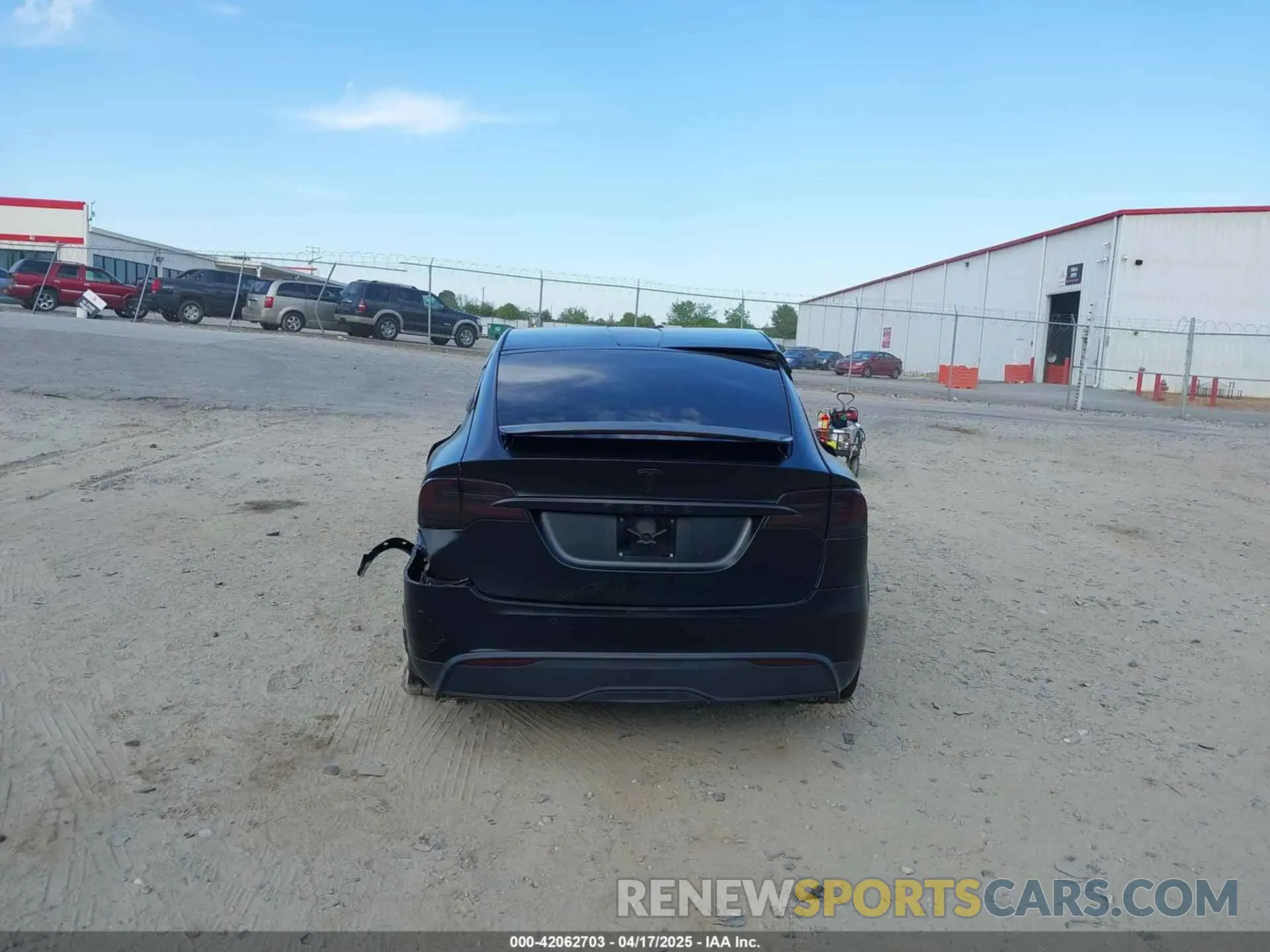17 Photograph of a damaged car 7SAXCBE52NF331373 TESLA MODEL X 2022