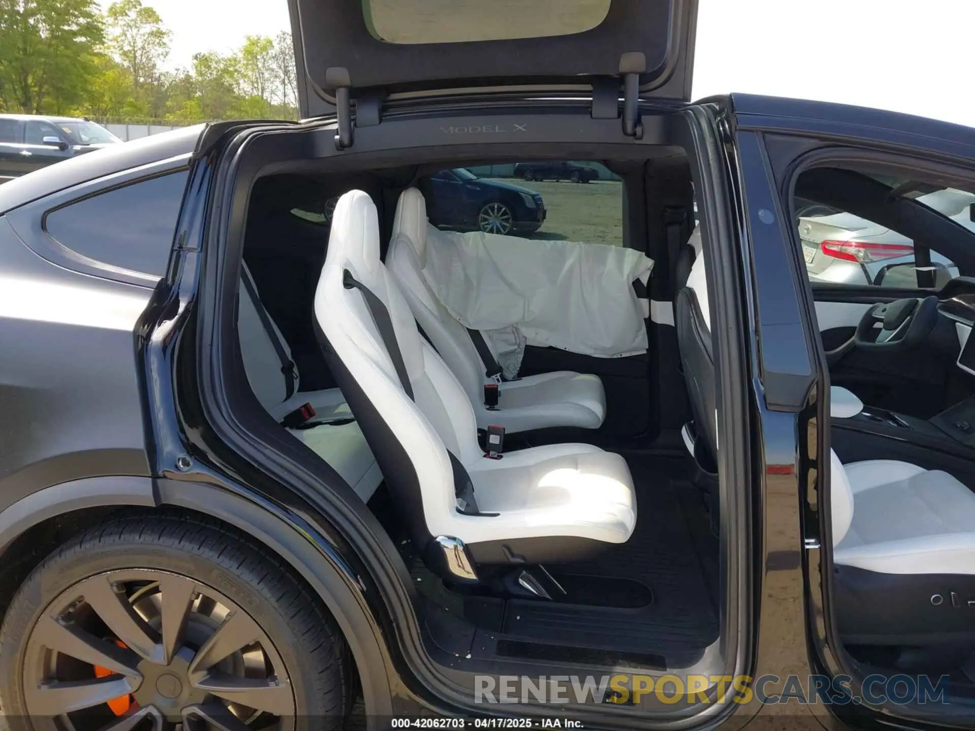 8 Photograph of a damaged car 7SAXCBE52NF331373 TESLA MODEL X 2022