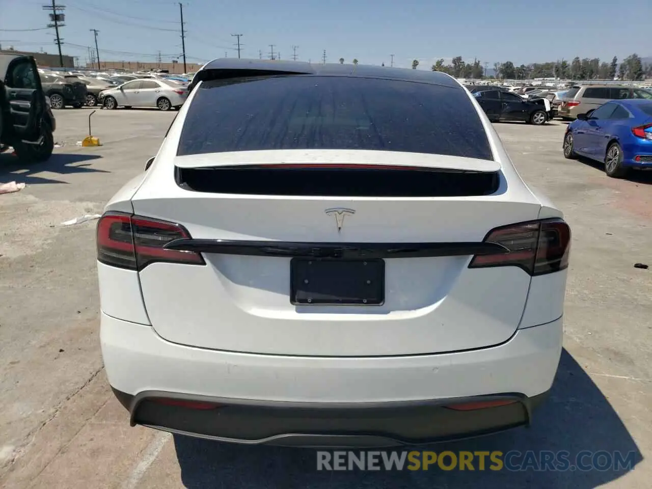6 Photograph of a damaged car 7SAXCBE52NF349503 TESLA MODEL X 2022