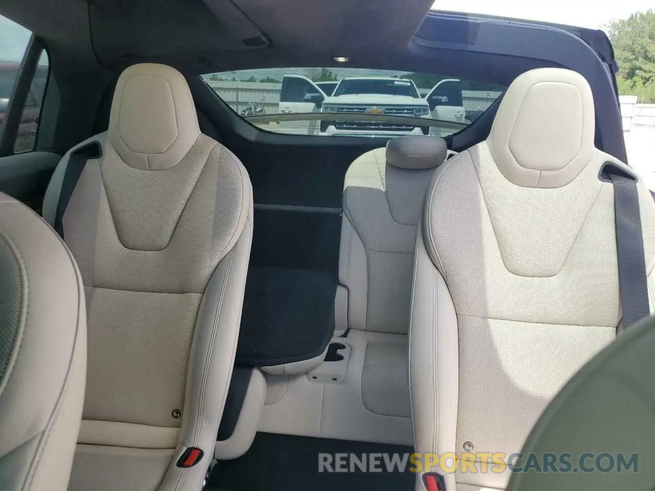 10 Photograph of a damaged car 7SAXCBE52NF355849 TESLA MODEL X 2022