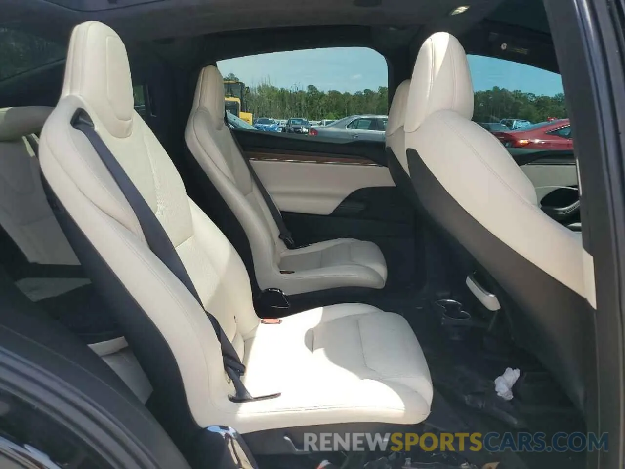 11 Photograph of a damaged car 7SAXCBE52NF355849 TESLA MODEL X 2022