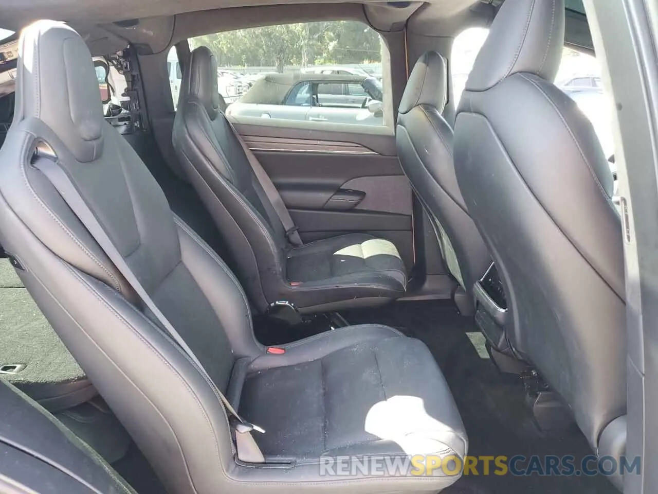 11 Photograph of a damaged car 7SAXCBE53NF329874 TESLA MODEL X 2022