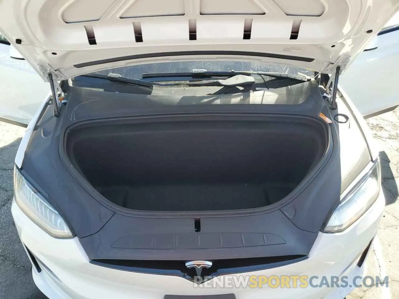12 Photograph of a damaged car 7SAXCBE53NF329874 TESLA MODEL X 2022