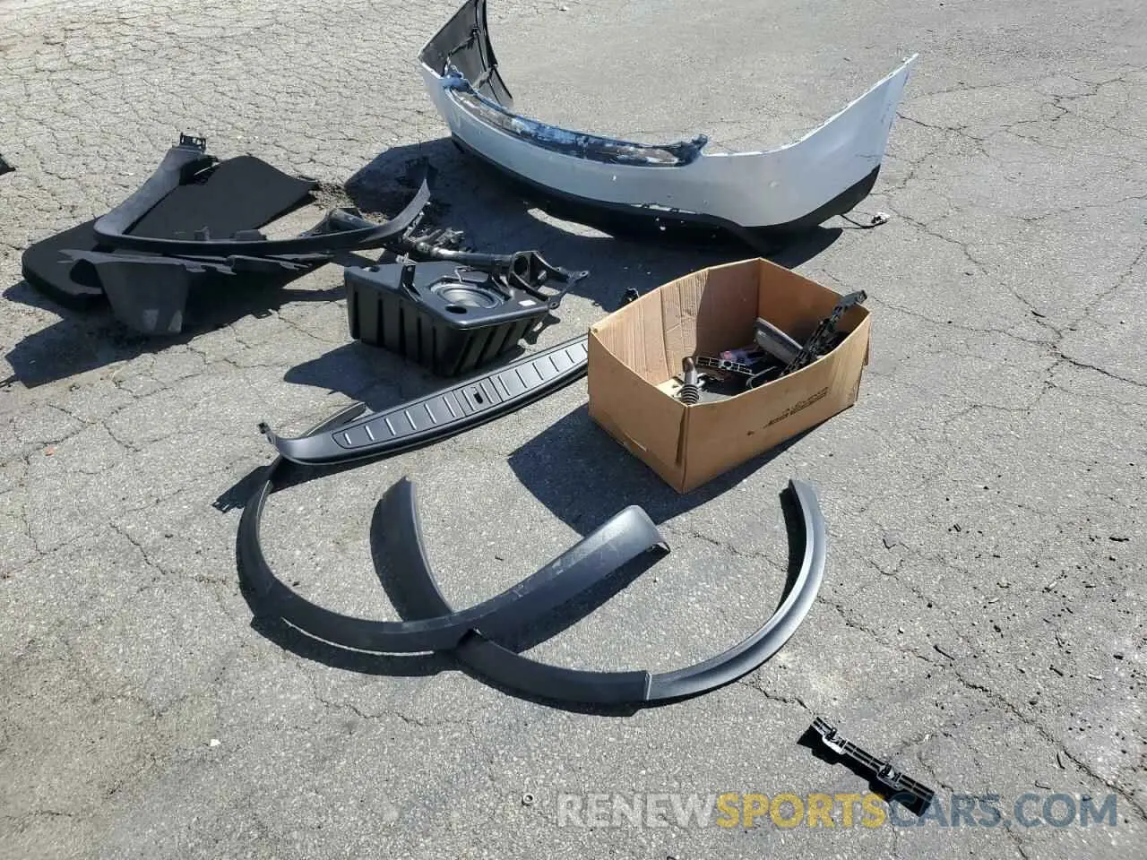 13 Photograph of a damaged car 7SAXCBE53NF329874 TESLA MODEL X 2022