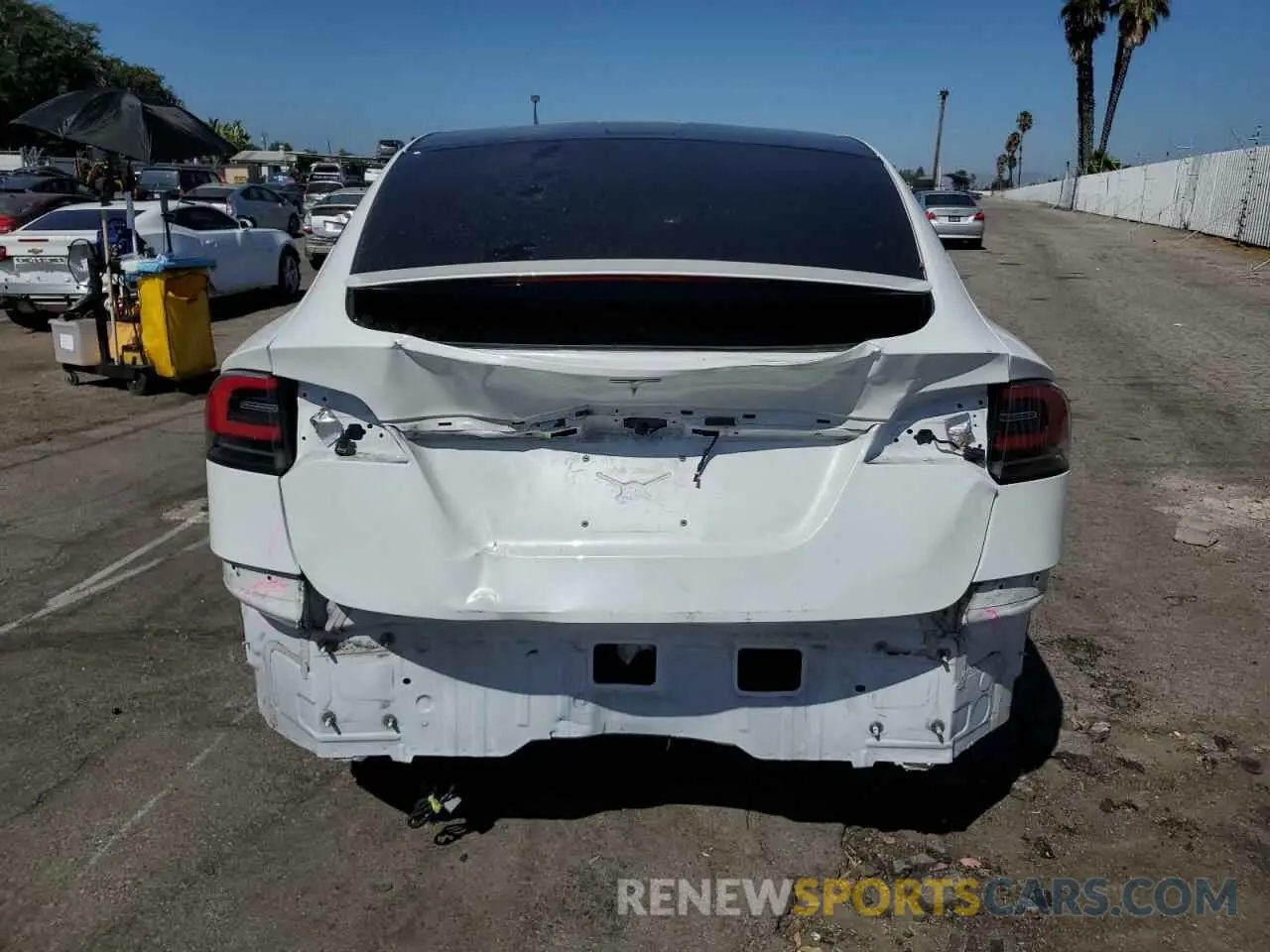 6 Photograph of a damaged car 7SAXCBE53NF329874 TESLA MODEL X 2022