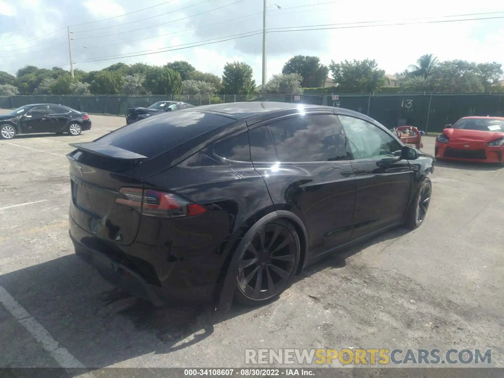 4 Photograph of a damaged car 7SAXCBE53NF331205 TESLA MODEL X 2022