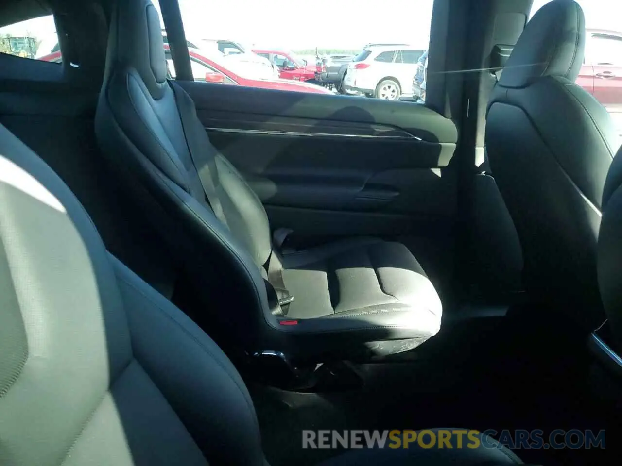 10 Photograph of a damaged car 7SAXCBE54NF327096 TESLA MODEL X 2022