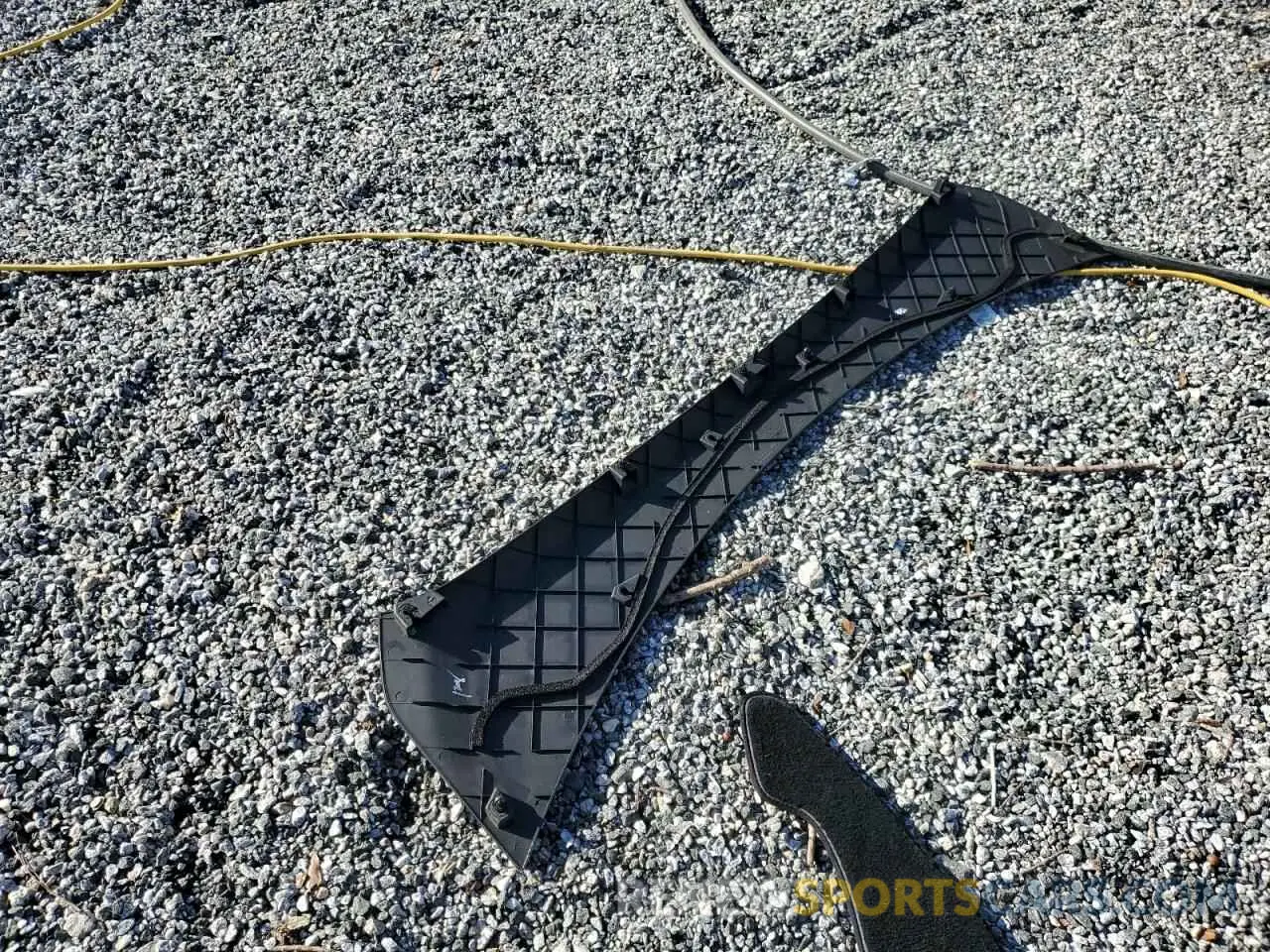 12 Photograph of a damaged car 7SAXCBE54NF327096 TESLA MODEL X 2022