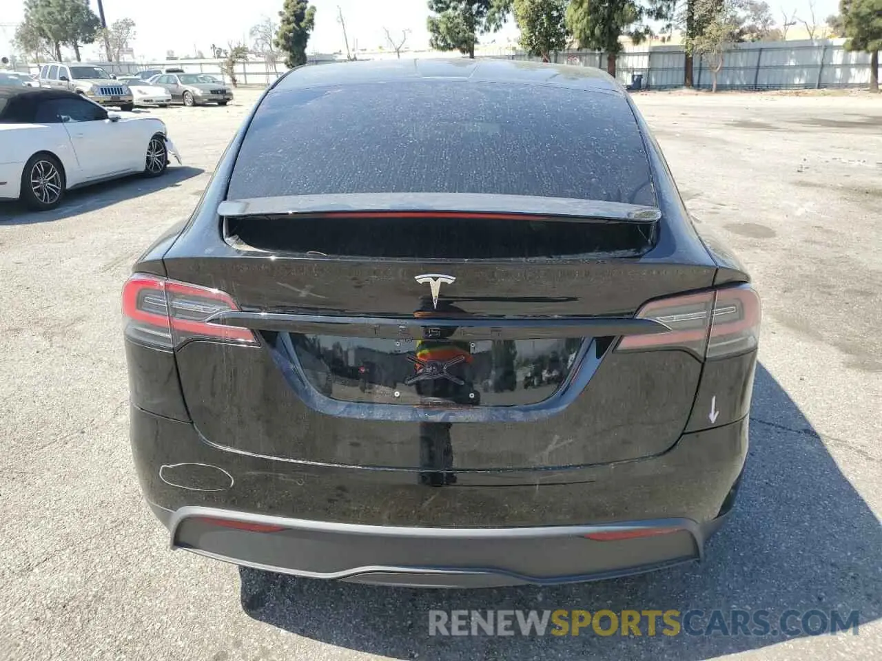 6 Photograph of a damaged car 7SAXCBE54NF328880 TESLA MODEL X 2022