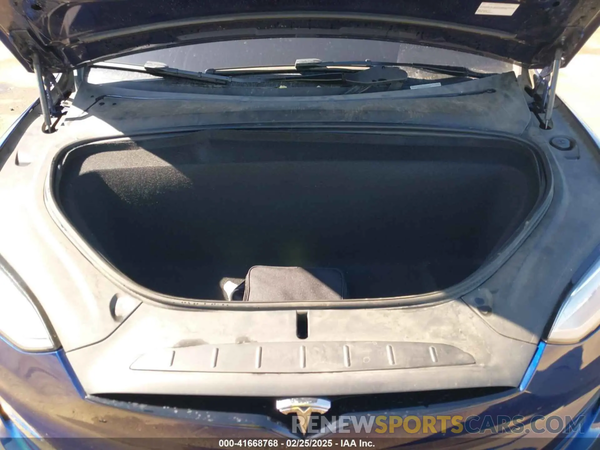 10 Photograph of a damaged car 7SAXCBE55NF328953 TESLA MODEL X 2022