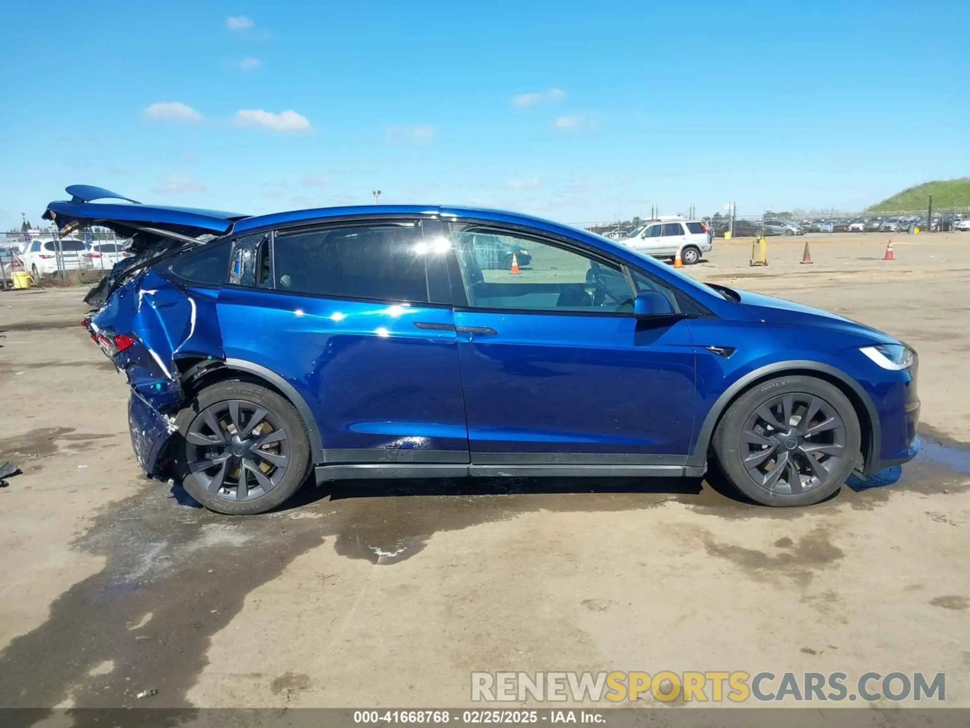 13 Photograph of a damaged car 7SAXCBE55NF328953 TESLA MODEL X 2022