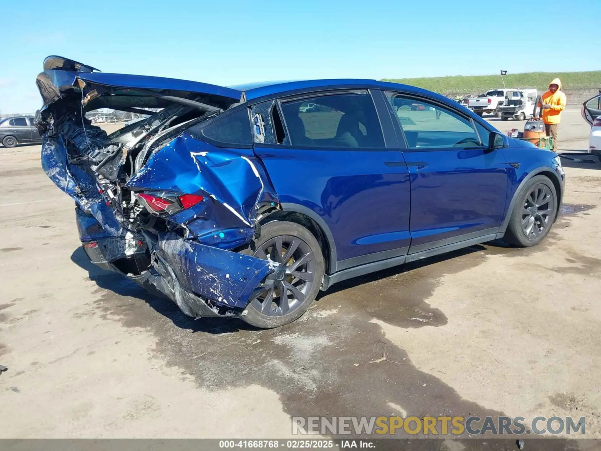 4 Photograph of a damaged car 7SAXCBE55NF328953 TESLA MODEL X 2022