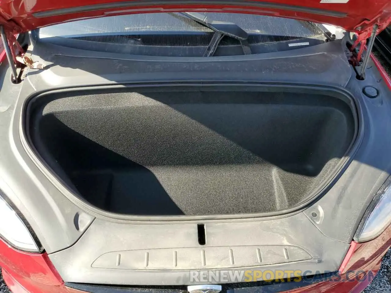 12 Photograph of a damaged car 7SAXCBE55NF328970 TESLA MODEL X 2022