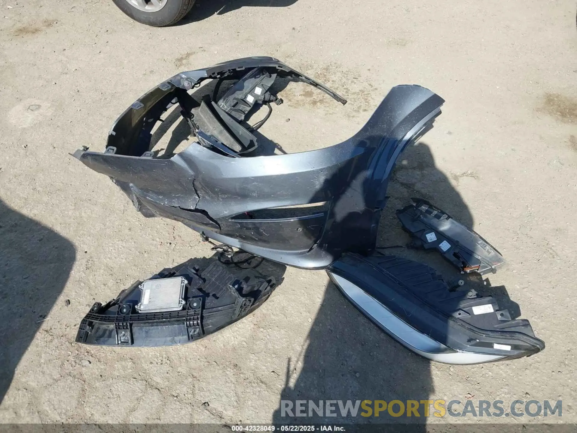 12 Photograph of a damaged car 7SAXCBE55NF331674 TESLA MODEL X 2022