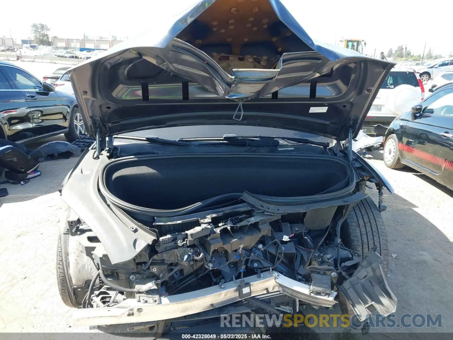 13 Photograph of a damaged car 7SAXCBE55NF331674 TESLA MODEL X 2022