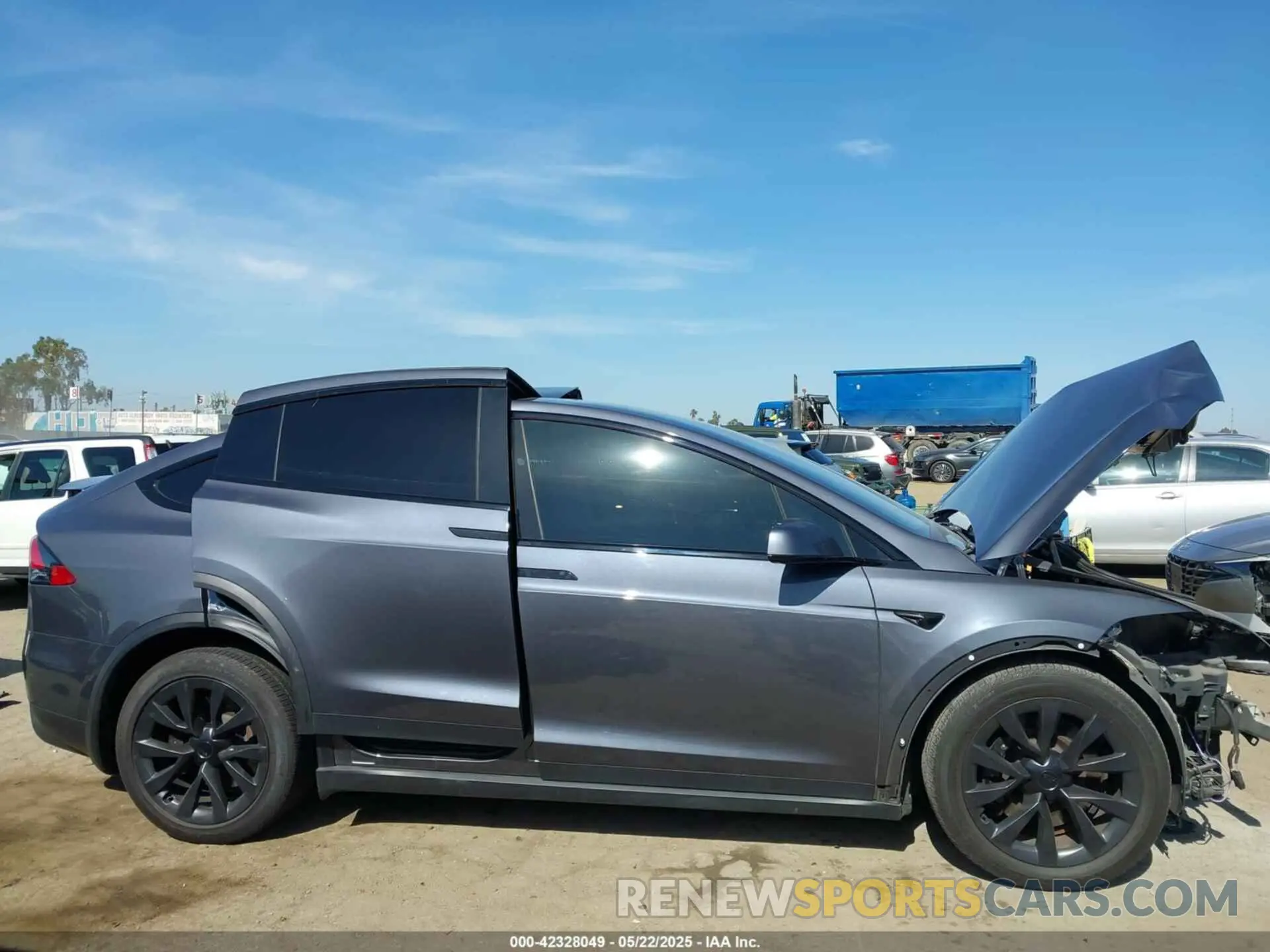 14 Photograph of a damaged car 7SAXCBE55NF331674 TESLA MODEL X 2022