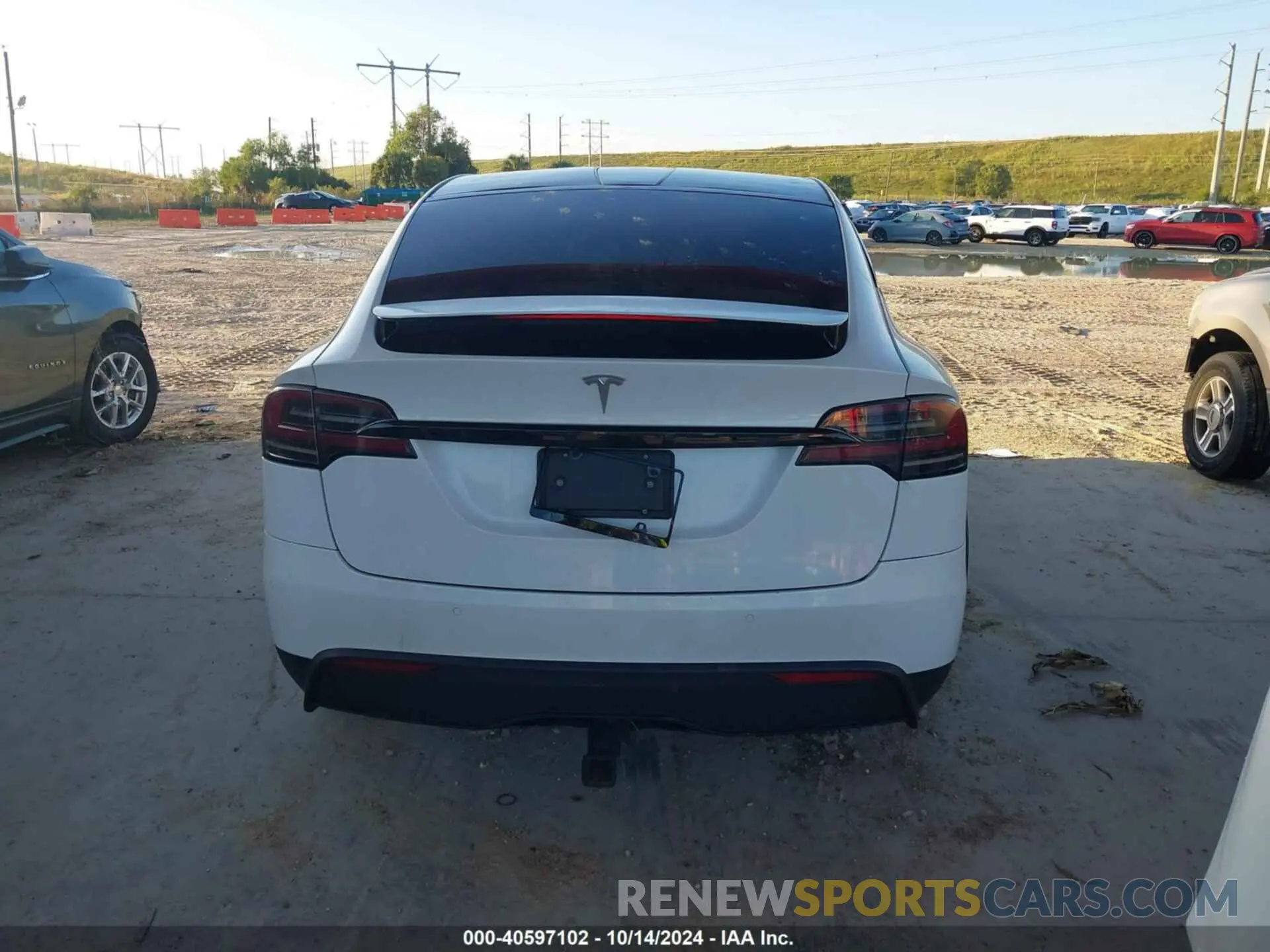 15 Photograph of a damaged car 7SAXCBE55NF360768 TESLA MODEL X 2022
