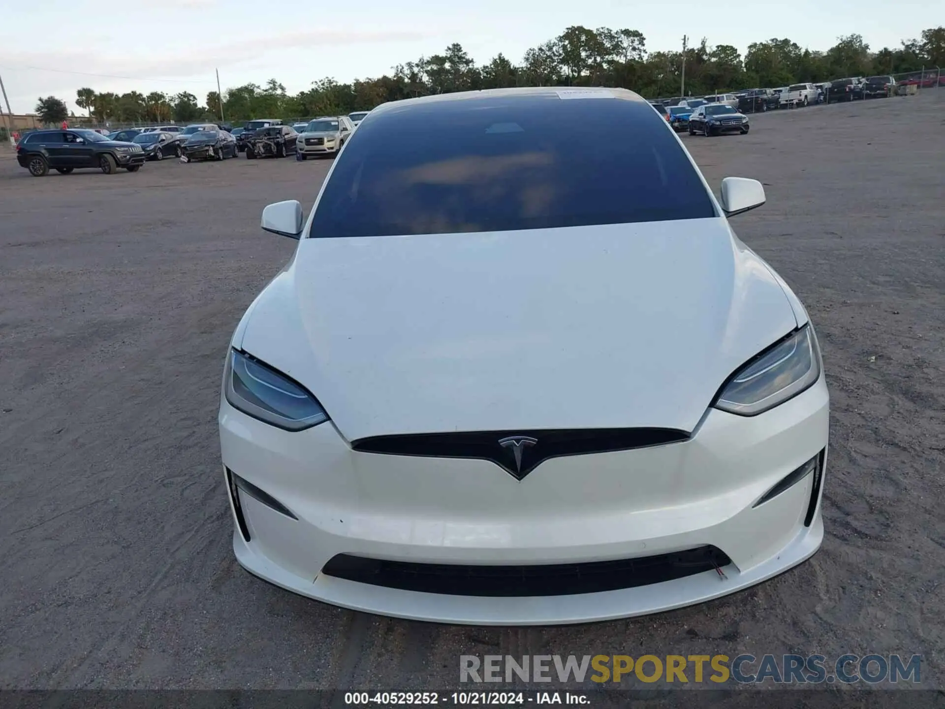 11 Photograph of a damaged car 7SAXCBE56NF344045 TESLA MODEL X 2022